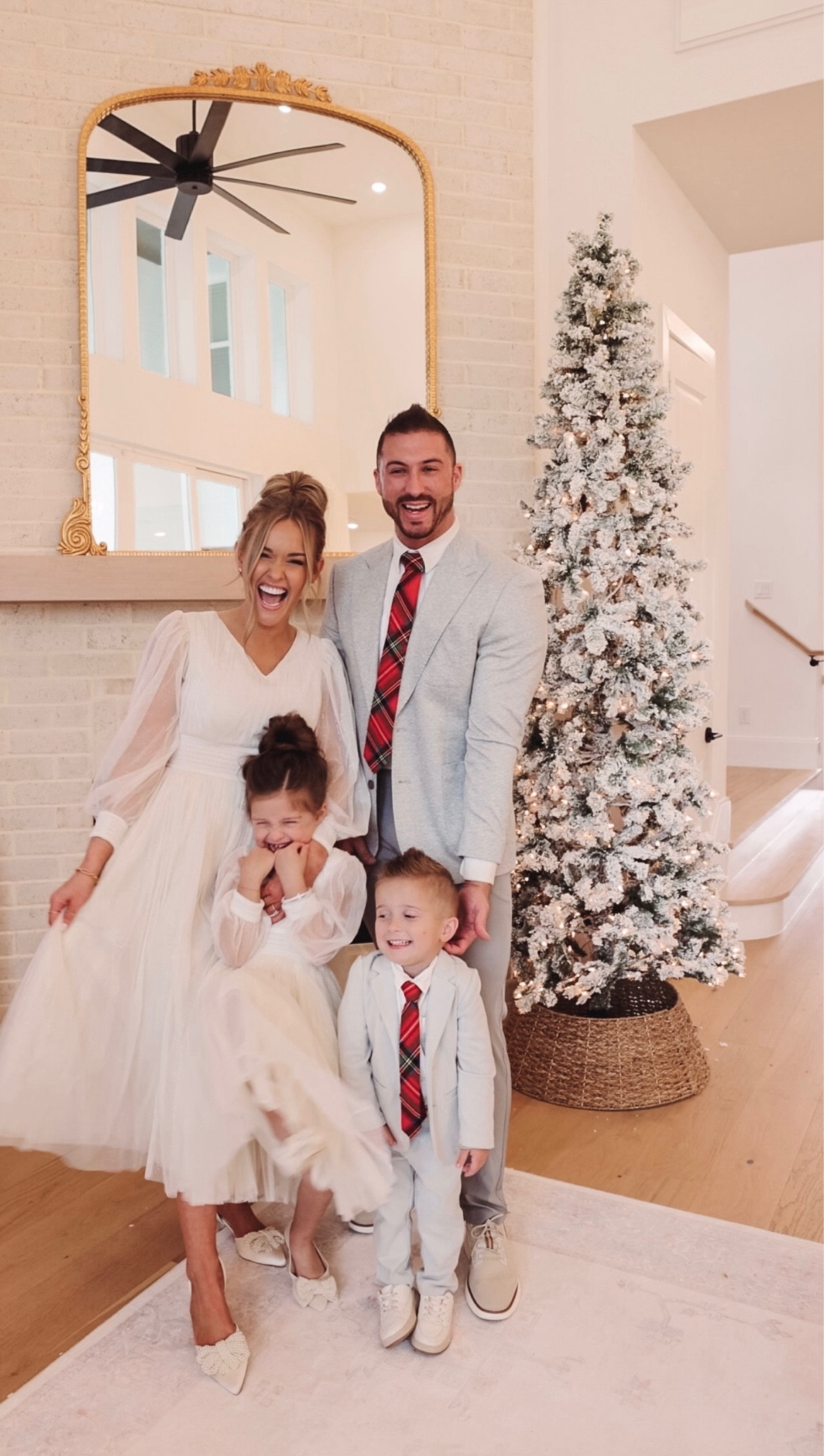 Family Christmas card photo idea outfit inspiration!! 

Code CHEEROSIERRA for 30% off right now!!


Holidays, family, Christmas, photos, picture inspo, families, parties 

#LTKFamily #LTKSeasonal #LTKHoliday