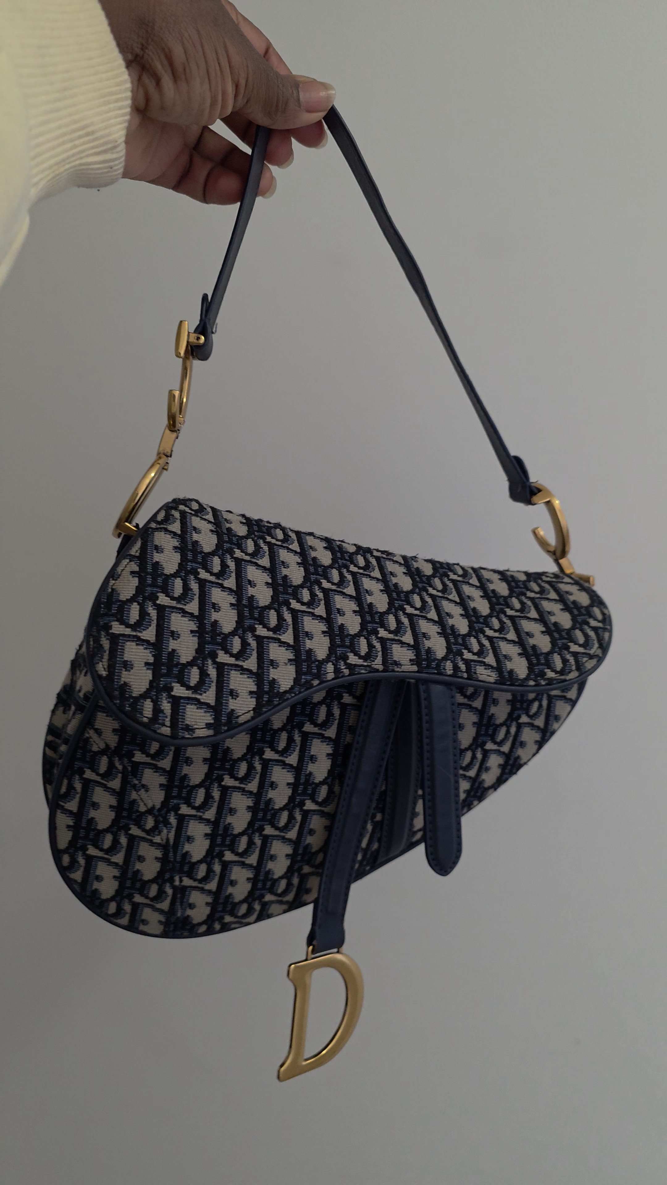 My bag of the day. Very cute and functional everyday bag.

