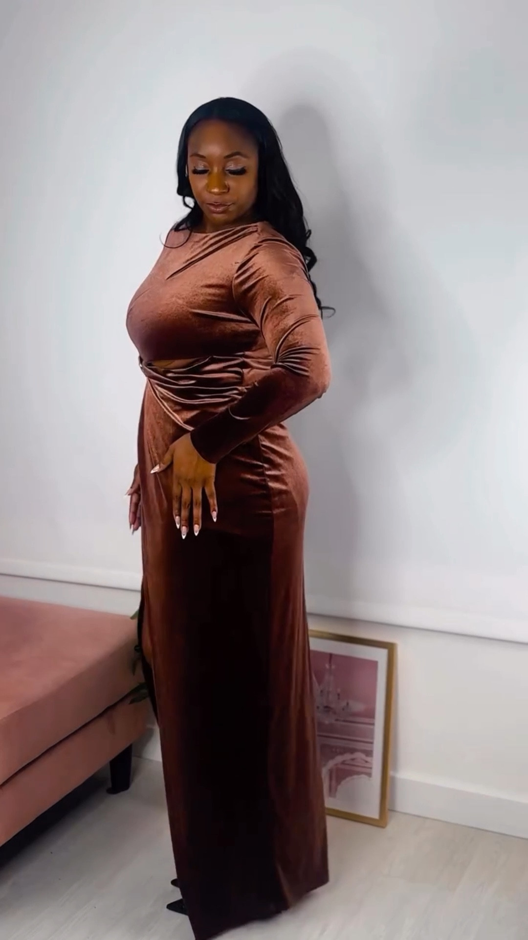 This dress understood the assignment. I’m ready for the Holiday moments this season 💁🏾‍♀️. 

Dress:  @aveclesfilles via @macys (link in bio ) 
Pasties : @wegatherall 
Fragrance: @yslbeauty

macyspartner macysstylecrew fashion style beauty lifestyle