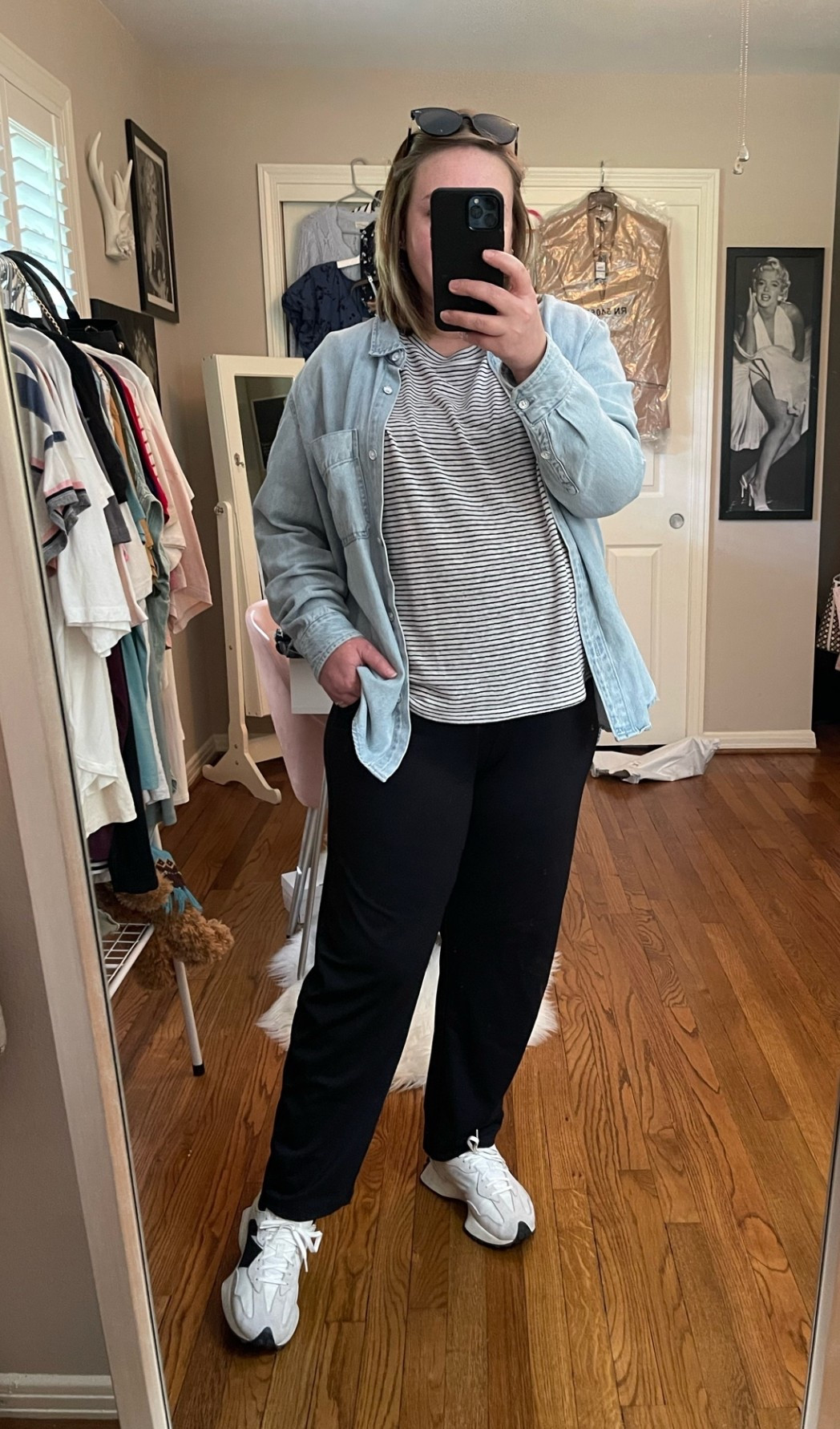 9 months pregnant and haven’t bought a single maternity item
Ankle pants, Athleisure, travel outfit, stretchy pants, black pants, straight leg pants, athletic pants, Amazon pants, new balance, sneakers, striped tee, denim shirt, back and white tee, travel style, black sunglasses, bump friendly