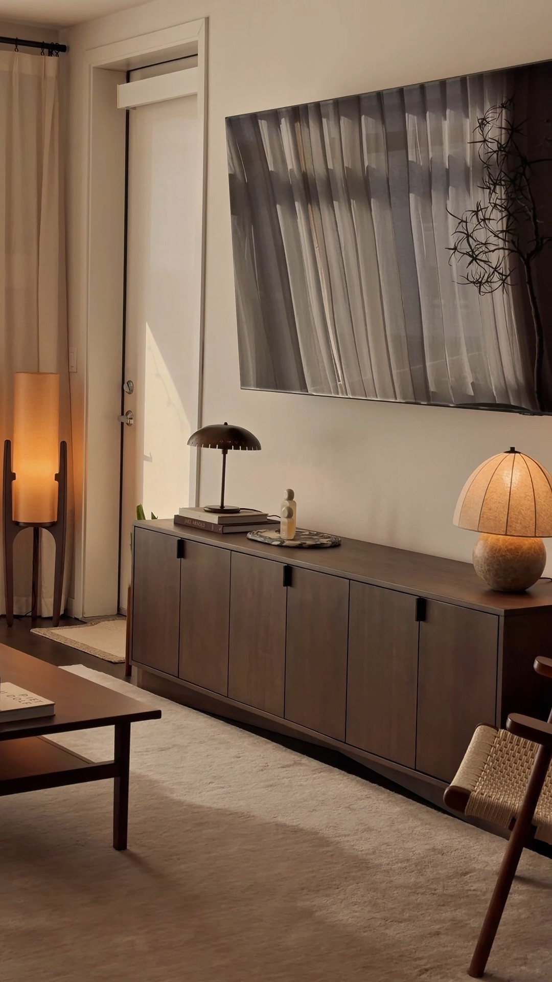 honestly… this 🤍

turning an empty apartment into a home that feels warm, calm, and lived in, one corner at a time.

#organicmodern #curated #japandi #apartmentliving #firstapartment