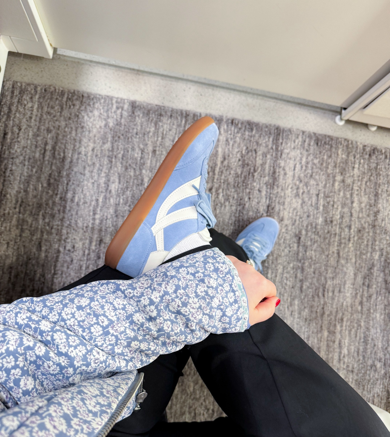 Blue blue baby! This is the Oasis by VINCE. So comfortable and true to size 

#LTKmidsize #LTKshoecrush