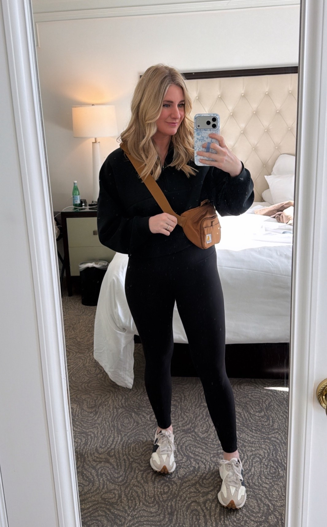 Crossbody and leggings better than Lulu 🫣 

#LTKmomlife #LTKootd