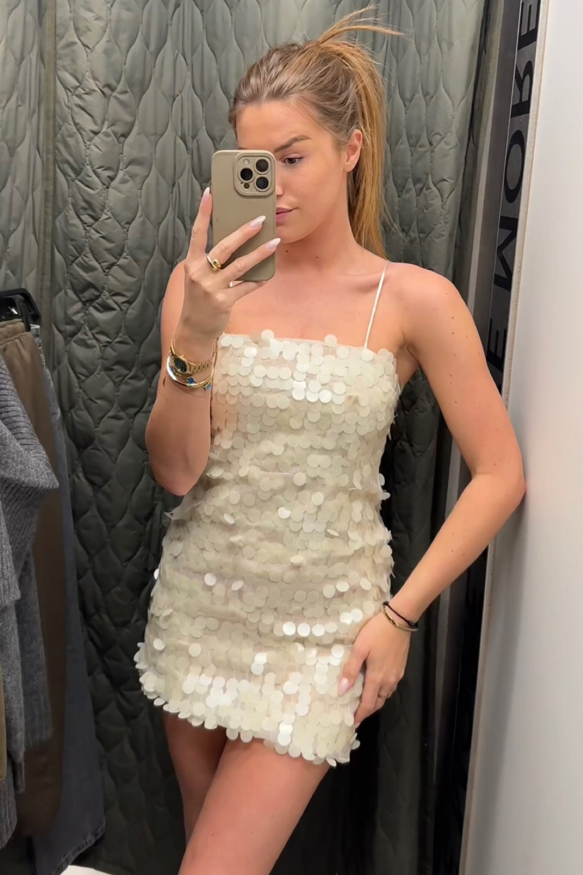Cute dress with paillets in beige and in blue from Pull & Bear

wearing size s

Cute for Christmas of New Years Eve

#LTKparties #LTKHoliday #LTKSeasonal