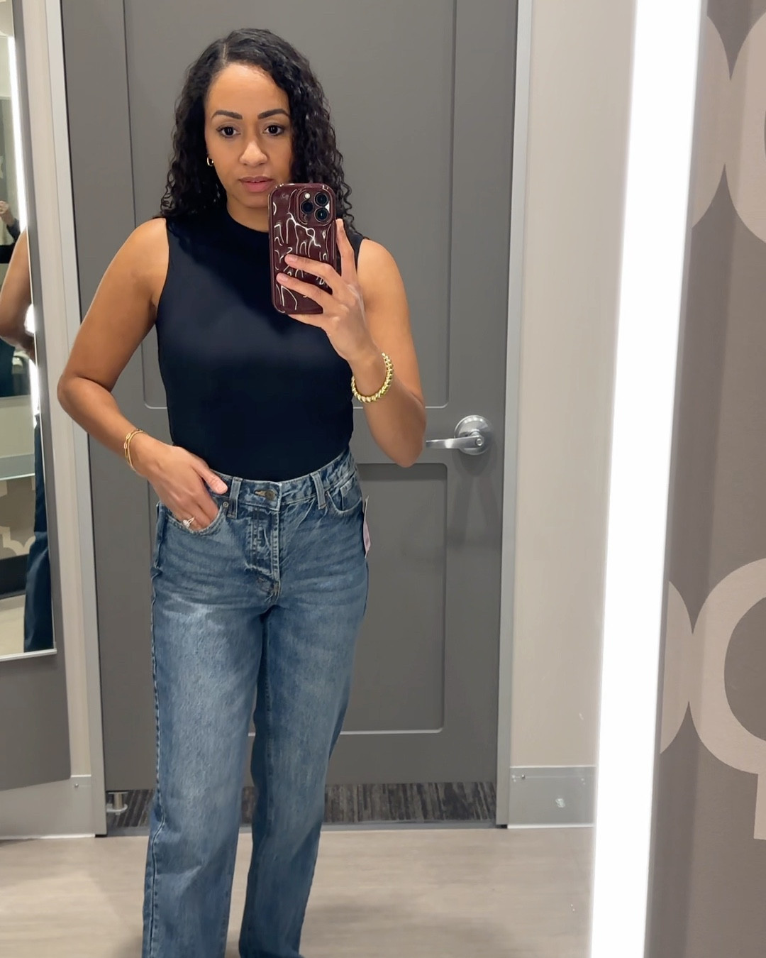 I’ve been so impressed with Target’s denim. These jeans are so comfortable, I love the color and I like that they are longer for the colder months. 

#LTKVideo #LTKSeasonal #LTKStyleTip