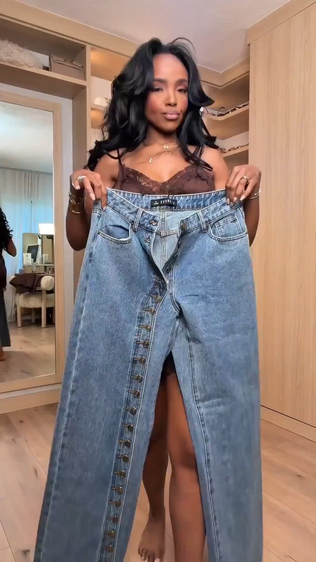 ✨ Effortlessly Cool Street Style — elevated layers with a relaxed edge

This look is all about contrast: cozy textures paired with structured denim for an outfit that feels styled but still wearable. The oversized knit and statement accessories give it that off-duty, city-chic vibe you can restyle over and over, making it a true cost-per-wear staple.

Perfect for:
• Casual outings
• Weekend plans
• Coffee runs
• Everyday street style

📏 Sizing:
Top: Small  
Bottoms: 27 Long  
Shoes: True to size  
Bag: One size

Measurements:
5’4” · 138 lbs · 34D · 27” waist · 40” hips

Tap to get details.

Street style outfit inspiration, elevated casual looks, layered fall outfits, wide-leg jeans styling, everyday chic wardrobe staples.

Follow me on Instagram and YouTube @kirasfashionfinds 

Follow my LTK @kirasfashionfinds on the @shop.LTK app to view this post and get my exclusive app-only content!

#liketkit #LTKPetite #LTKootd
@shop.ltk
https://liketk.it/5QzqK