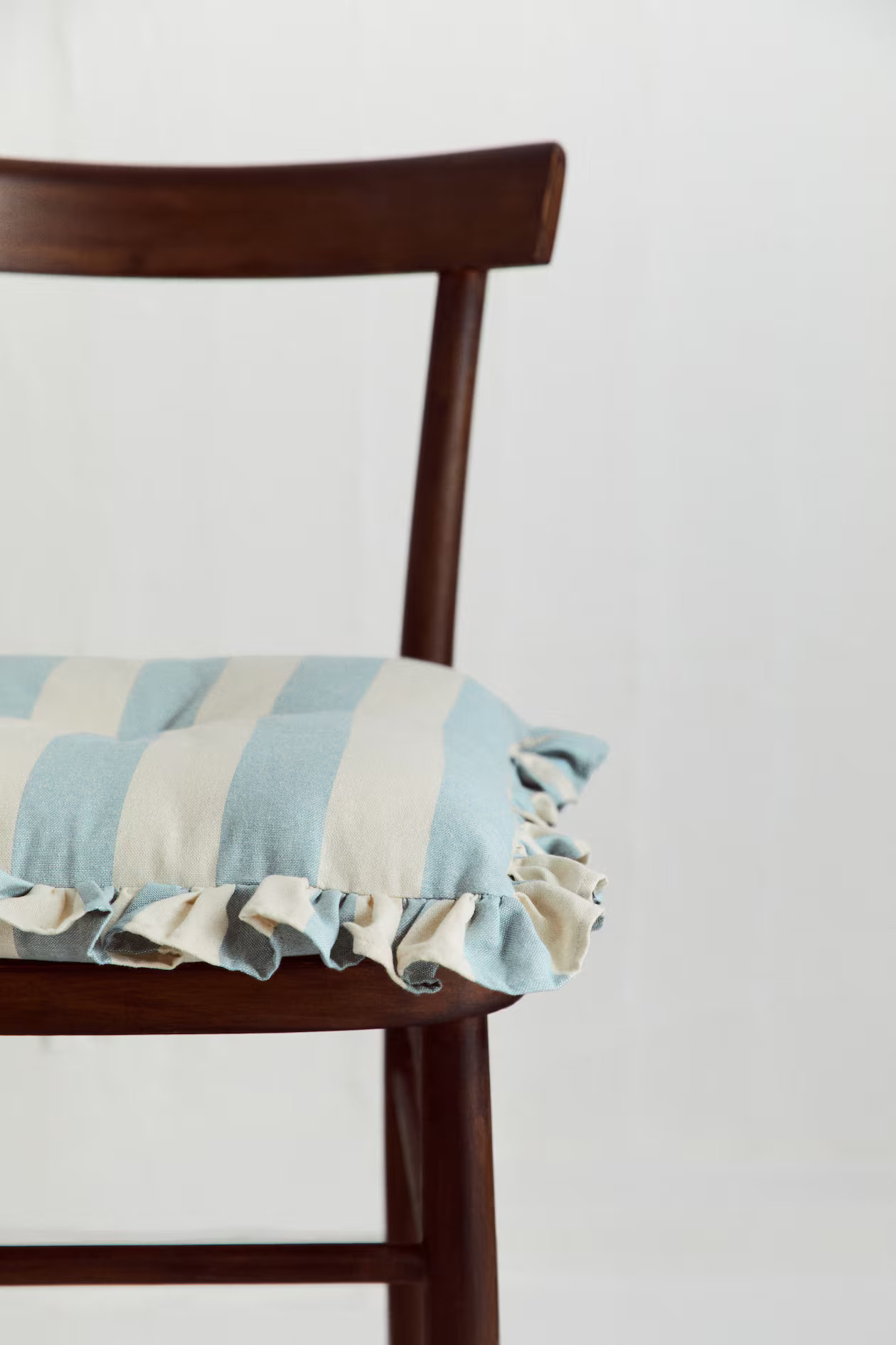 Ruffle-trimmed Cotton Seat Cushion | H&M (US + CA)
