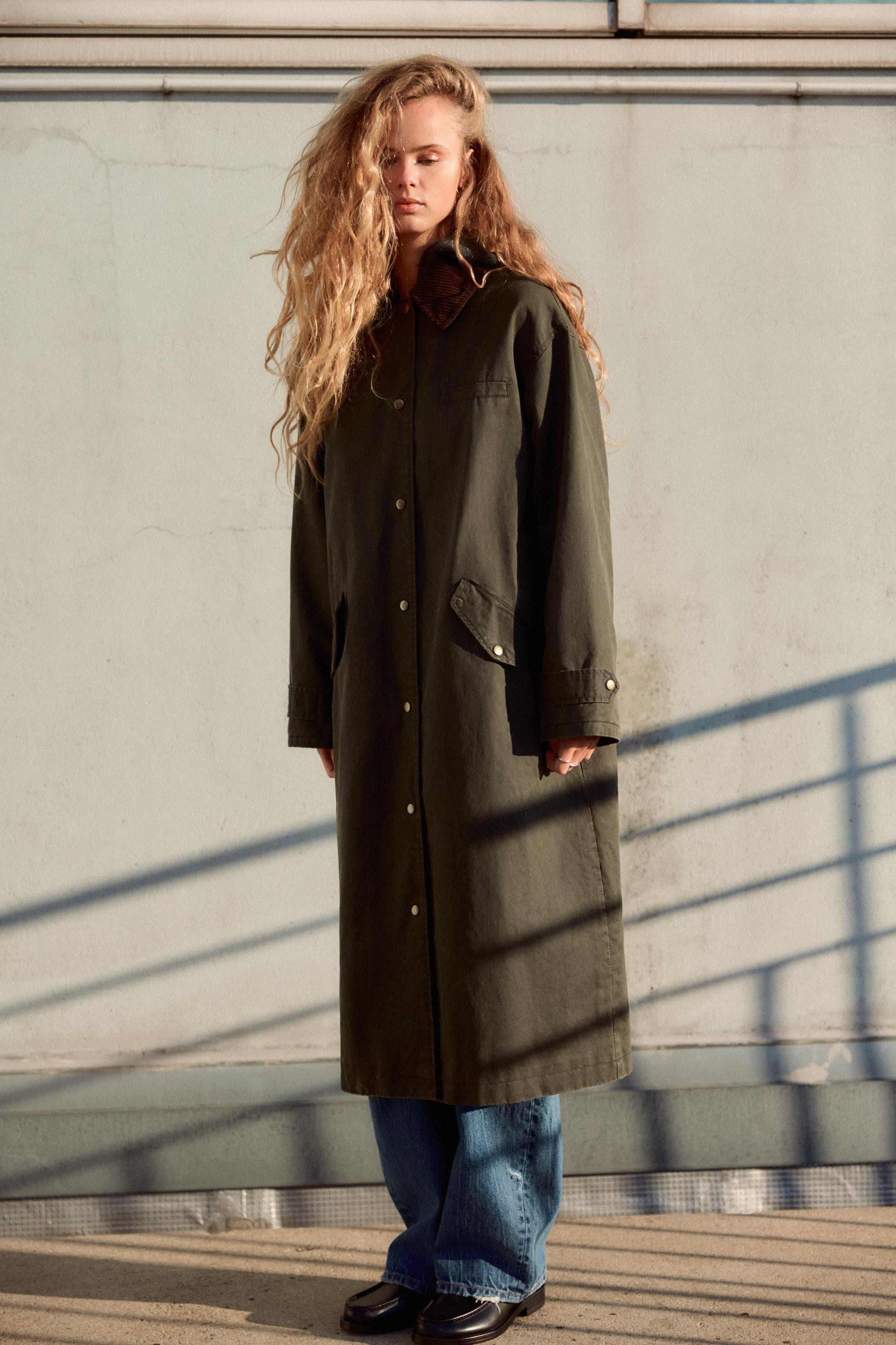 CORDUROY COLLAR WAXED TRENCH | Zara US