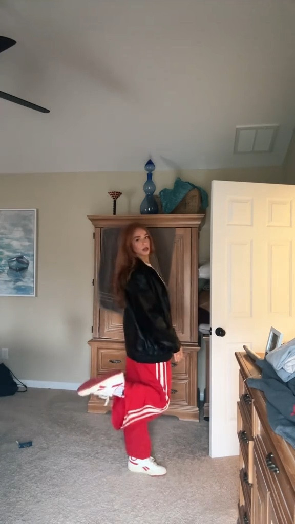 Sorry for the horrible lighting 🙃 but see y’all there ❤️

#LTKStyleTip #LTKBeauty #LTKWatchNow