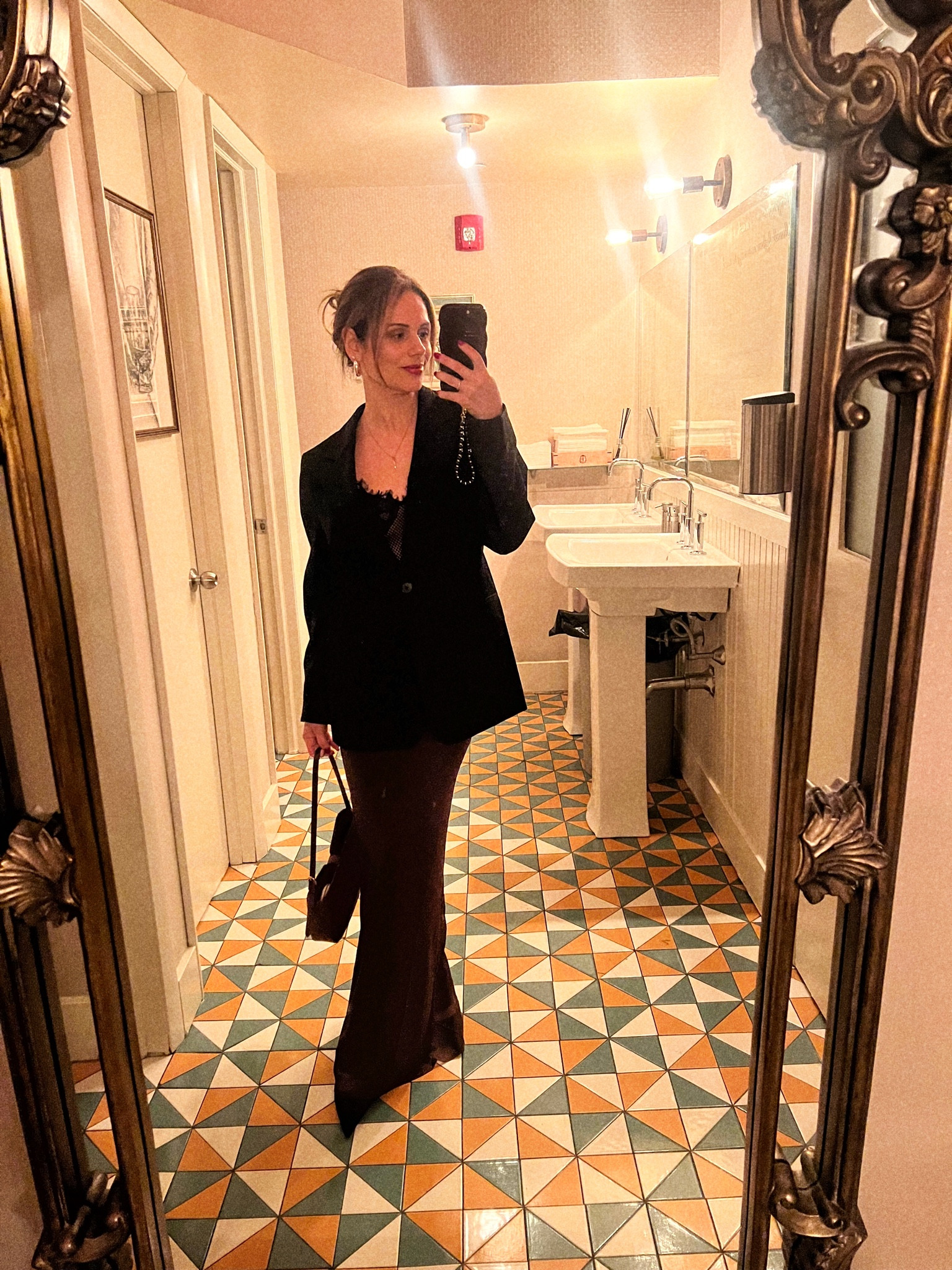 Date night. Chic. Blazer. Fall look. Holiday  

#LTKOver40 #LTKU #LTKHoliday