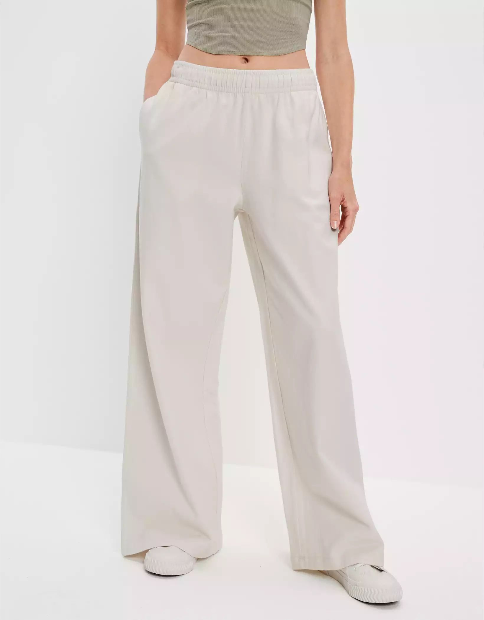 AE Super High-Waisted Baggy Wide-Leg Fleece Pant | American Eagle Outfitters (US & CA)