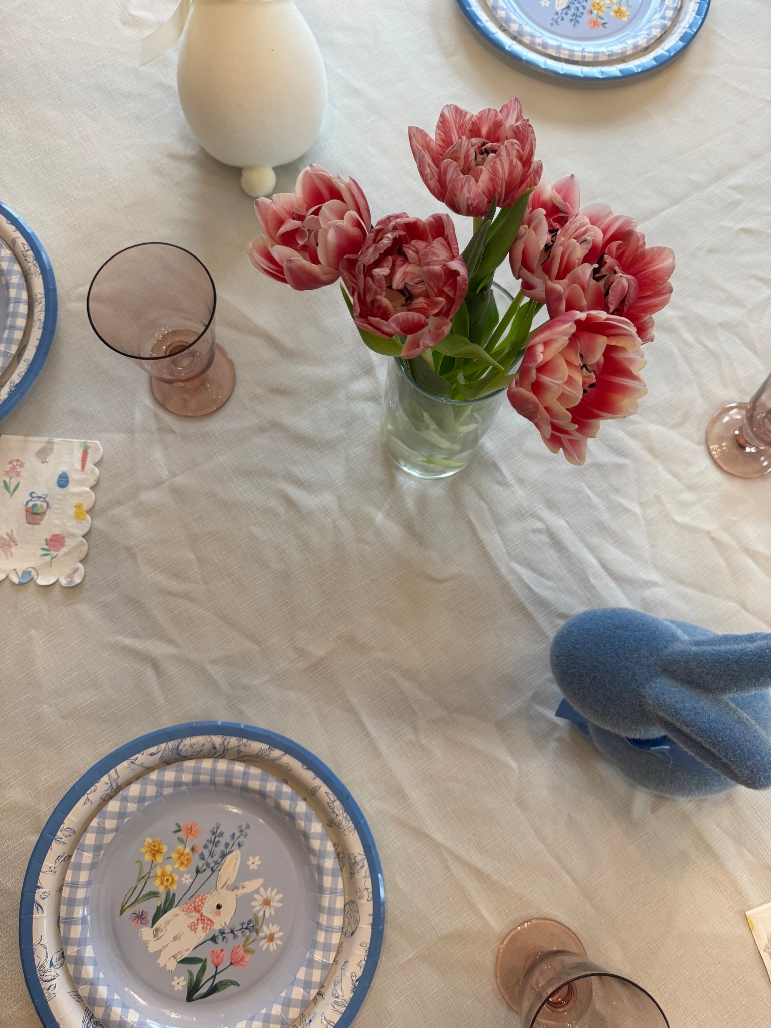 Easter tablescape w/ @walmart #easter 