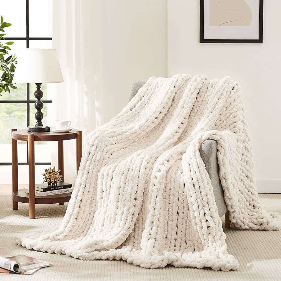 L'AGRATY Chunky Knit Blanket Throw,Soft Chenille Yarn Throw Blanket 50x60，Handmade Thick Cable ... | Amazon (US)