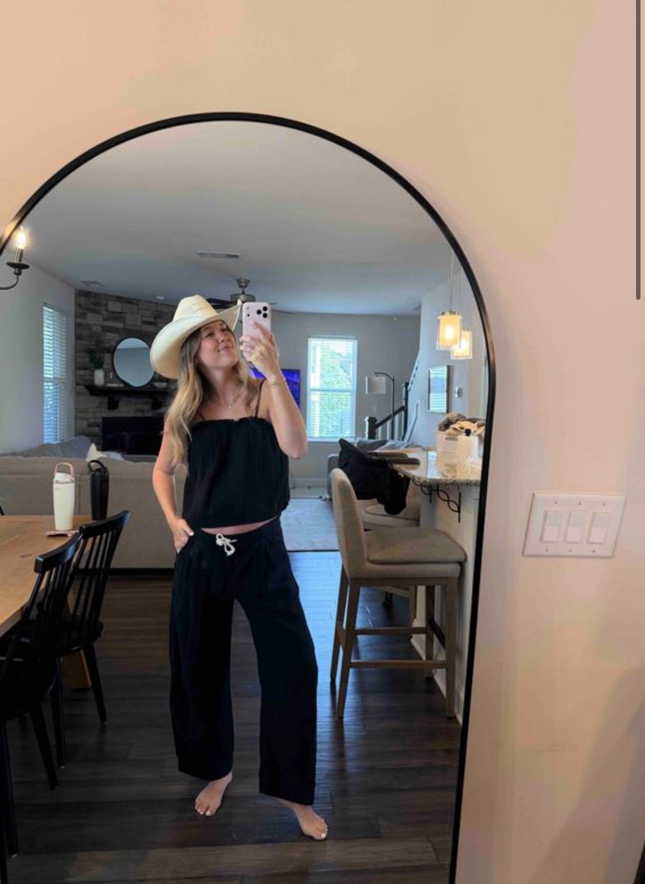 35 weeks pregnant ootd! Size: medium top + bottom!

pregnant ootd - 35 weeks pregnant - old navy finds 

#LTKmomlife #LTKootd #LTKgrwm