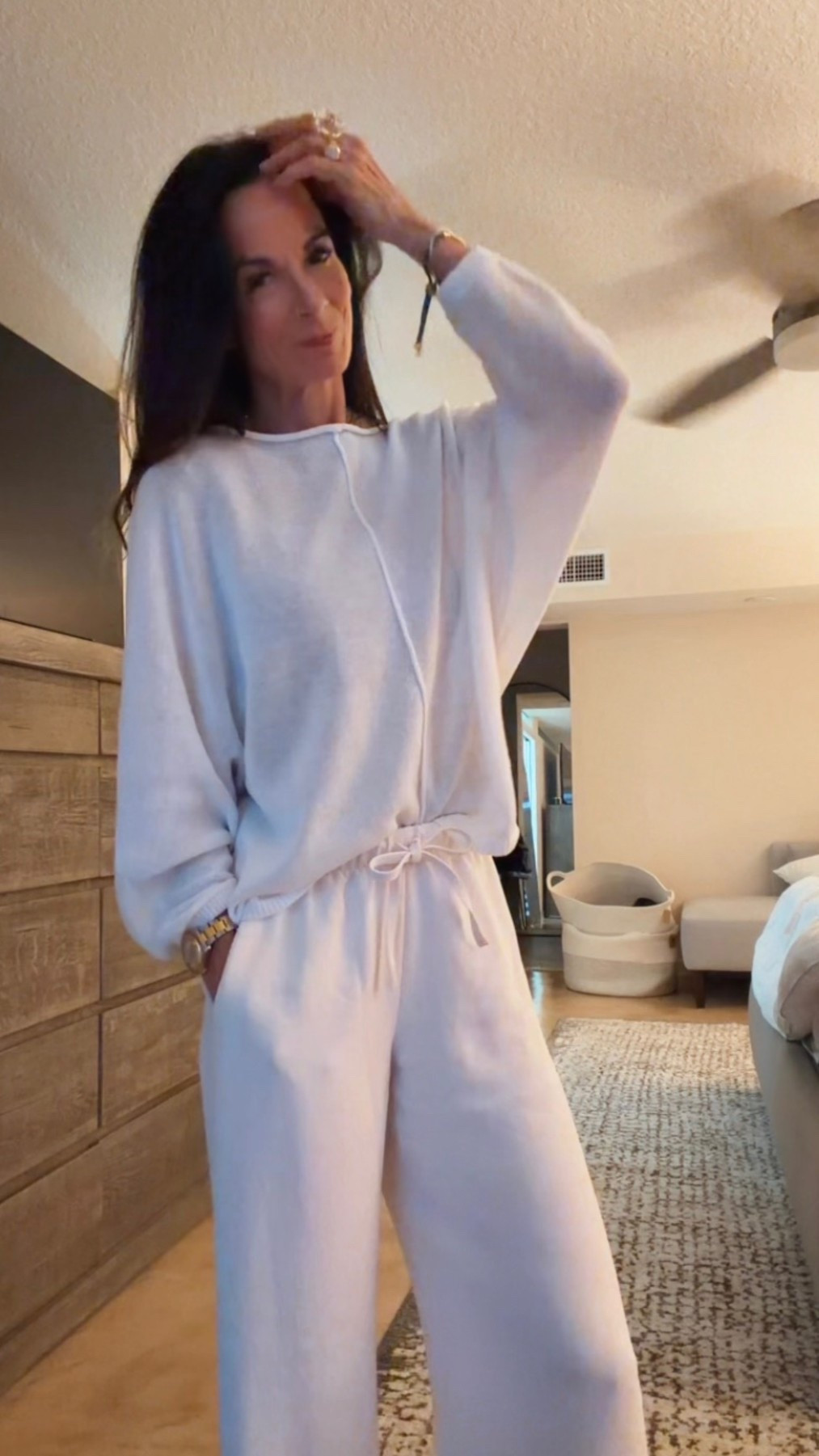 Beach chic… but make it effortless 🤍

This set is what I throw on when I want to look put together without even trying… and these new Celine sandals? Say less.

Soft, flowy, neutral… aka my summer uniform on repeat.

Nicole Colee, Aritzia, sweater is Zara. Celine sandals. 🤍



#LTKdayinmylife #LTKootd #LTKgrwm