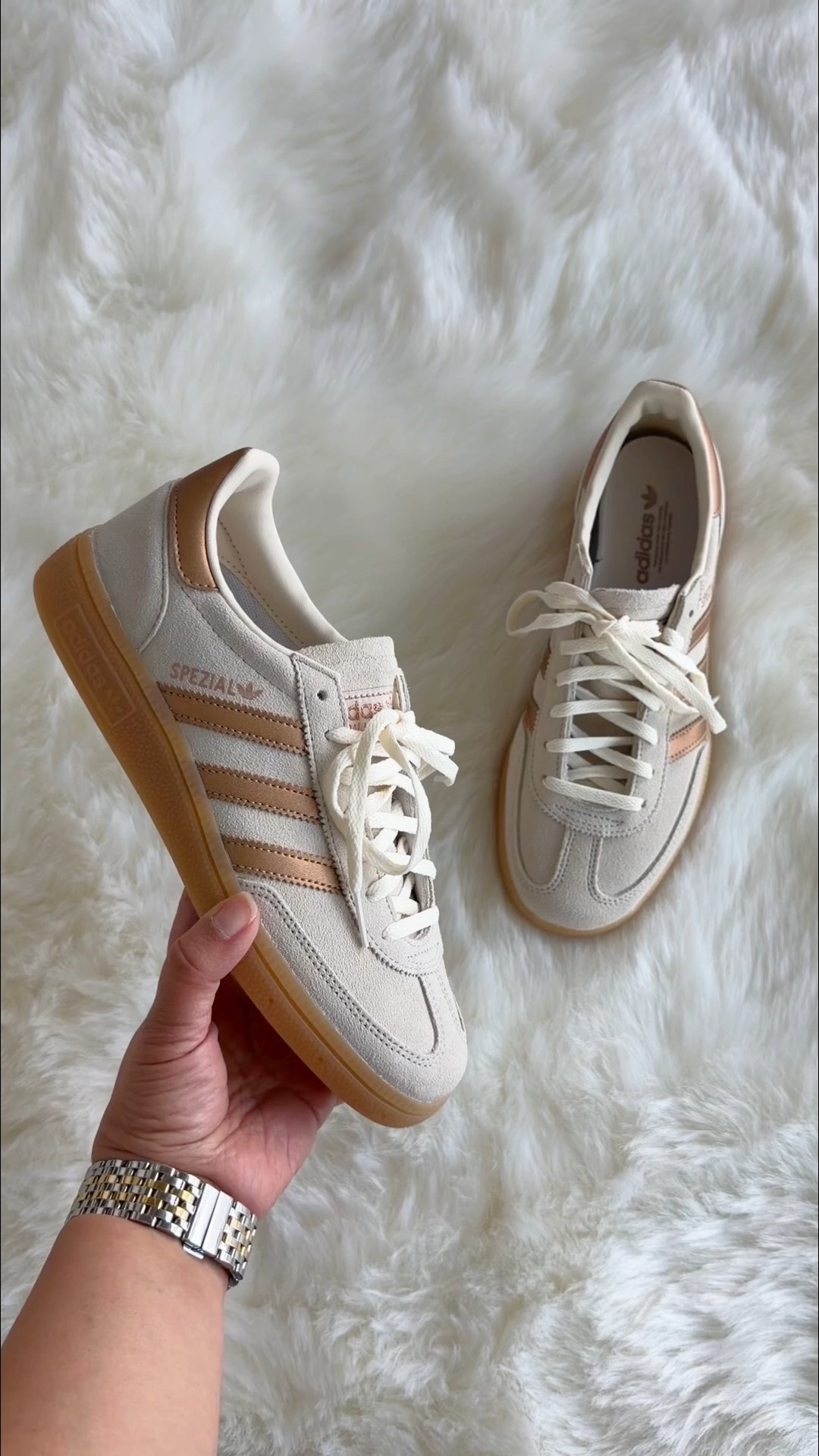 Adidas Handball Spezial sneakers on sale for $80 (orig. $110)!

The “IT” casual sneakers for fall! Adidas Spezial Sneakers! Love this new color combo! Metallics are such great neutrals and this gold color way is so pretty! Great for everyday wear and travel. Sizing is different so make sure you size down. I normally wear a women’s size 7.5 or 8 depending on the brand and I wear these shoes in a size 7. 

#LTKSaleAlert #LTKActive #LTKFindsUnder100