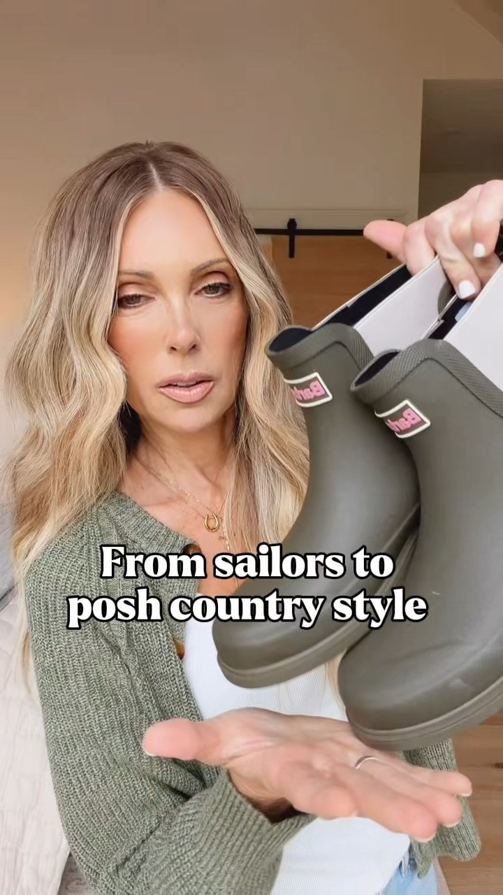 Packing these Barbour boots for a horse show weekend and they’re officially earning their spot in my fall rotation. I love them with barrel jeans, leggings, tall socks or even a cardigan and wide-leg pants. That classic English country/equestrian look, but still so easy to wear every day. And most importantly, SO comfortable.

#LTKootd #LTKmomlife #LTKOver40