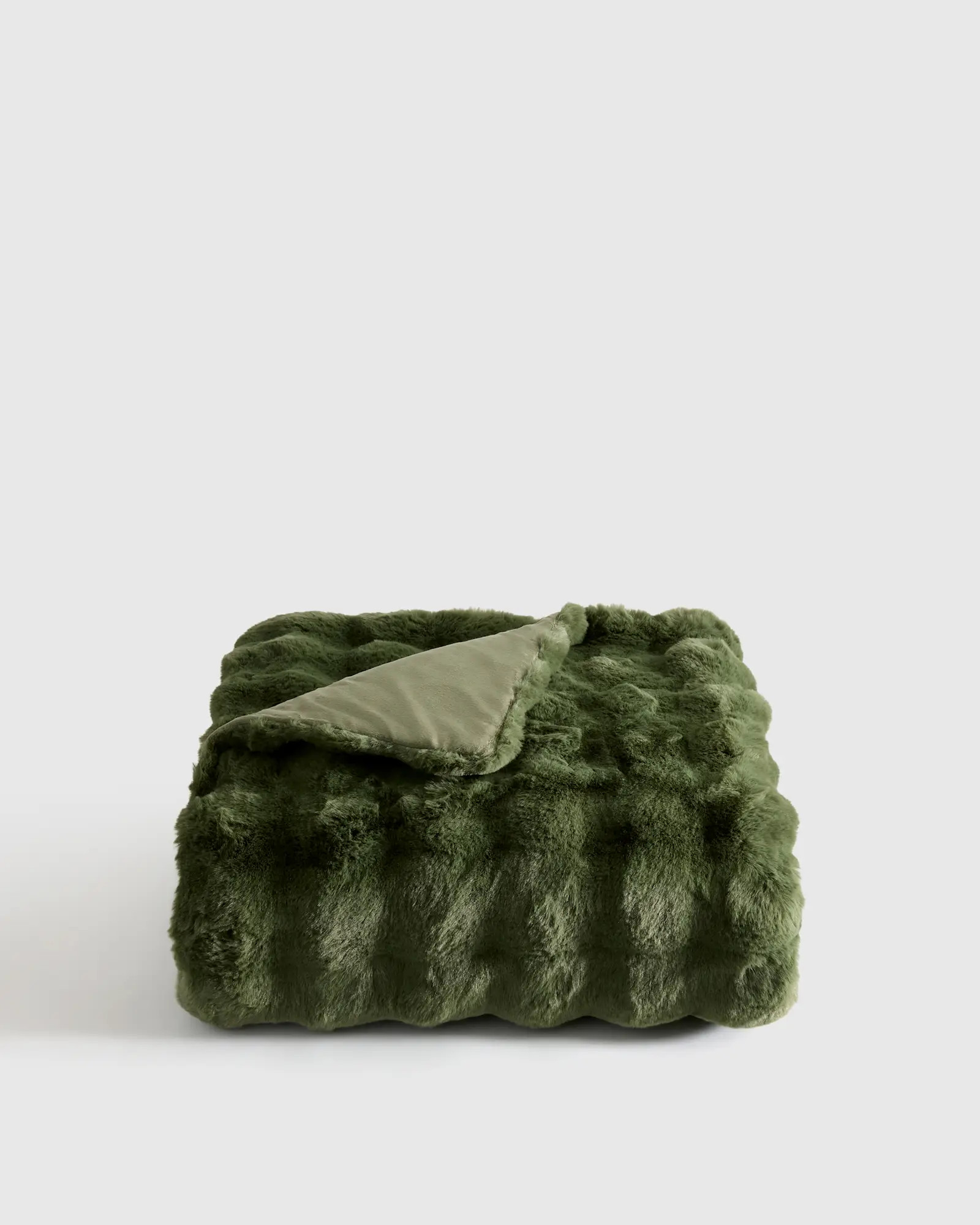 Ruched Faux Fur Throw in Forest | Quince