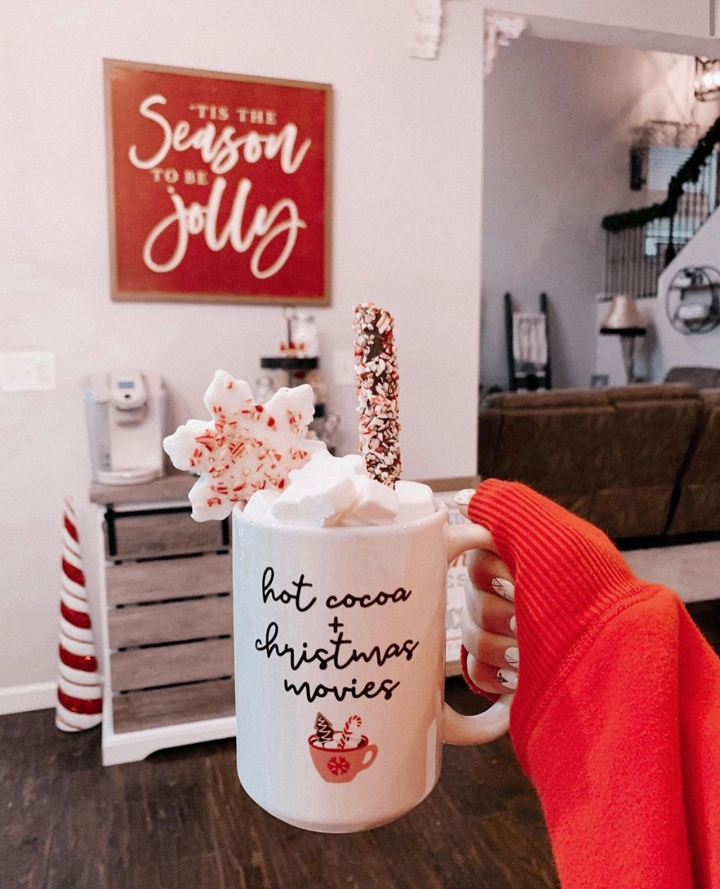Decorating my coffee bar today 🎄☕️
Make sure you stock yours with festive mugs! My hot cocoa & Christmas movies mug is 10% off ❤️

🔗 on stories or comment SHOP for a dm
Vibes 📷 @welllookitsbrooke 

 #christmascoffee #christmascoffeebar #christmascoffeebardecor #christmasmovies #hotcocoaseason #hotchocolatebar #hotcocoabar