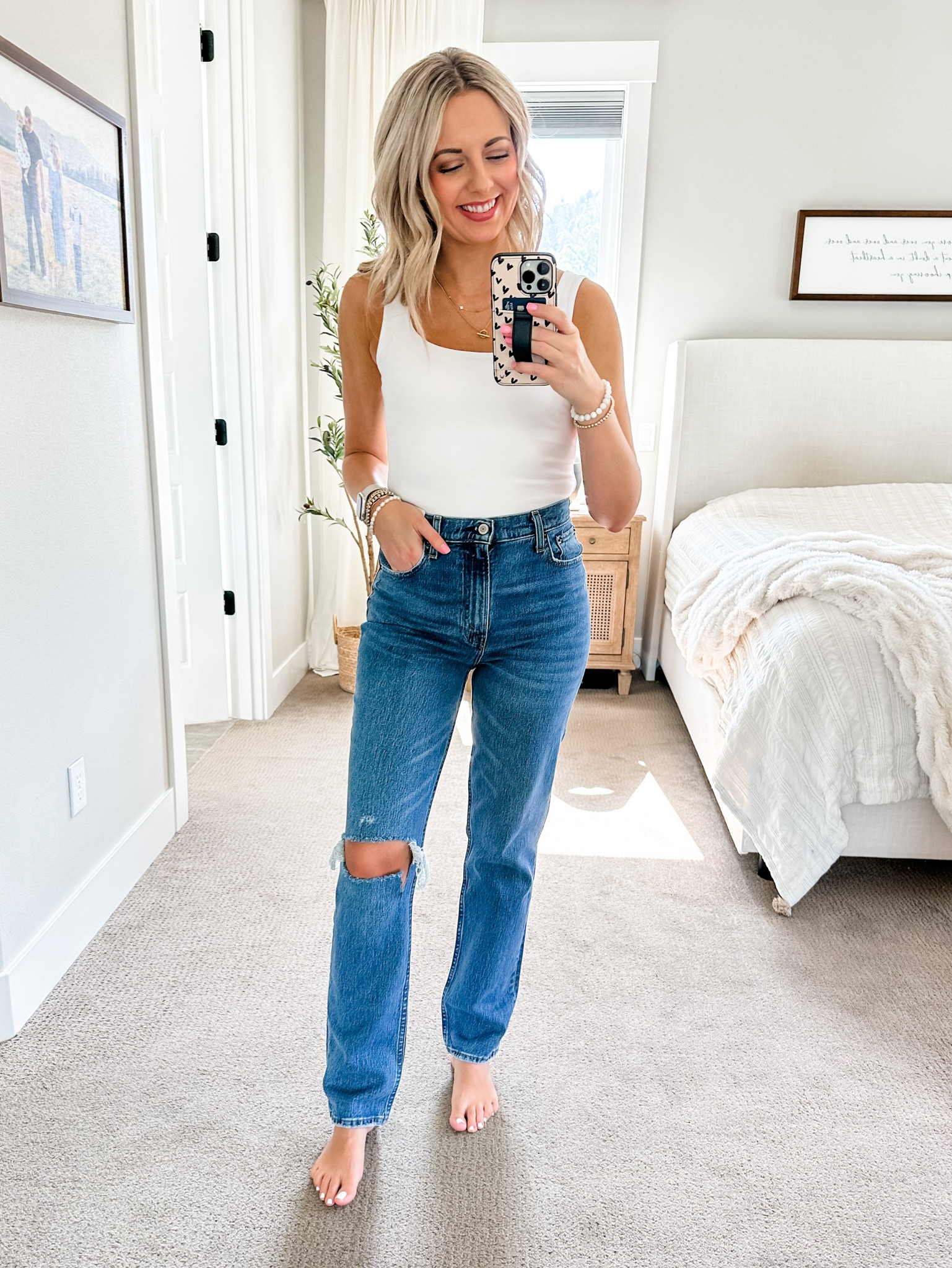 Abercrombie 90’s straight high rise denim jeans 👖 

Wearing a regular length size 27. I’m 5’6” and 125lbs. Size up if in between  

#LTKstyletip