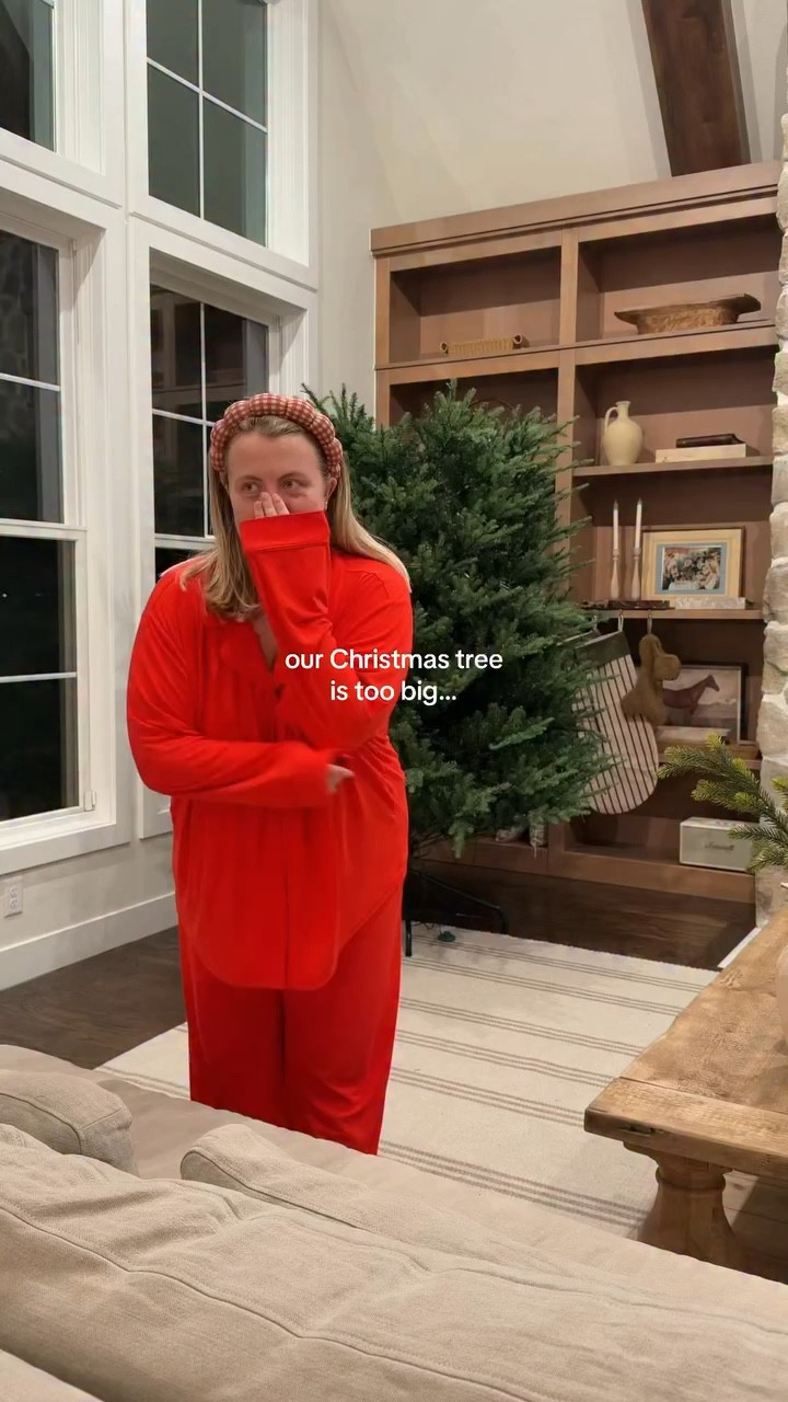 Okay but watching it back, I do actually love it 🎄 #christmastree #12ftchristmastree #viralchristmastree