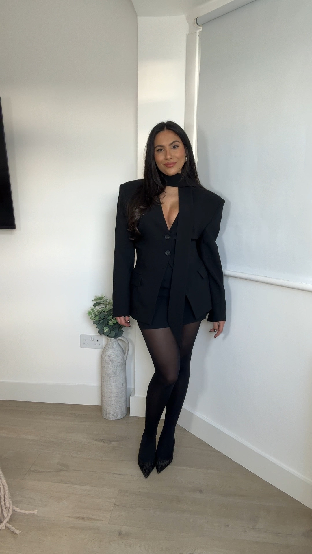 ASOS co ord of dreams 🖤 perfect for Valentine’s Day


Date night, Co ord, blazer, asos, elegant, mini skirt 

#LTKstyletip #LTKuk #LTKdatenight