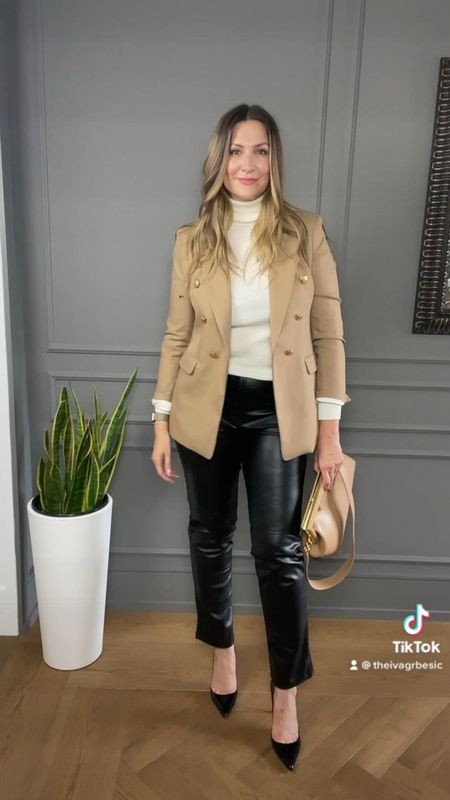 My friend reminded me that #blackfriday deals have already started. This #bananarepublic blazer and #gap #fauxleather pants are great items to buy. 

#LTKCyberweek #LTKHoliday