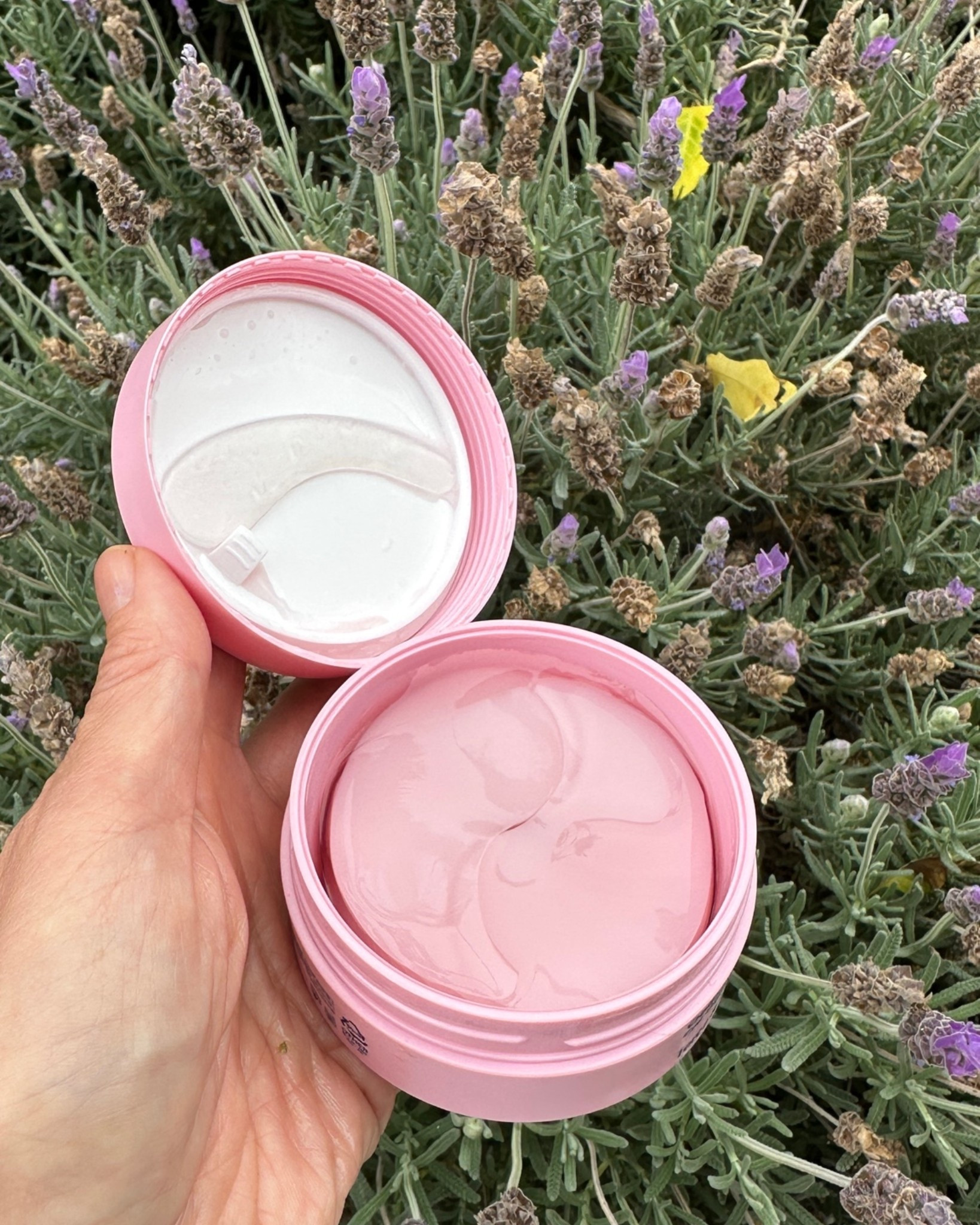 Just restocked these **Peptide Collagen Under Eye Patches** during the Amazon Prime sale! 

They help my under-eye area look **firmer, more hydrated, and more refreshed**. I've gone through several packs already, and I keep coming back for more—they've become one of my repeat buys.

#LTKOver40 #LTKBeauty