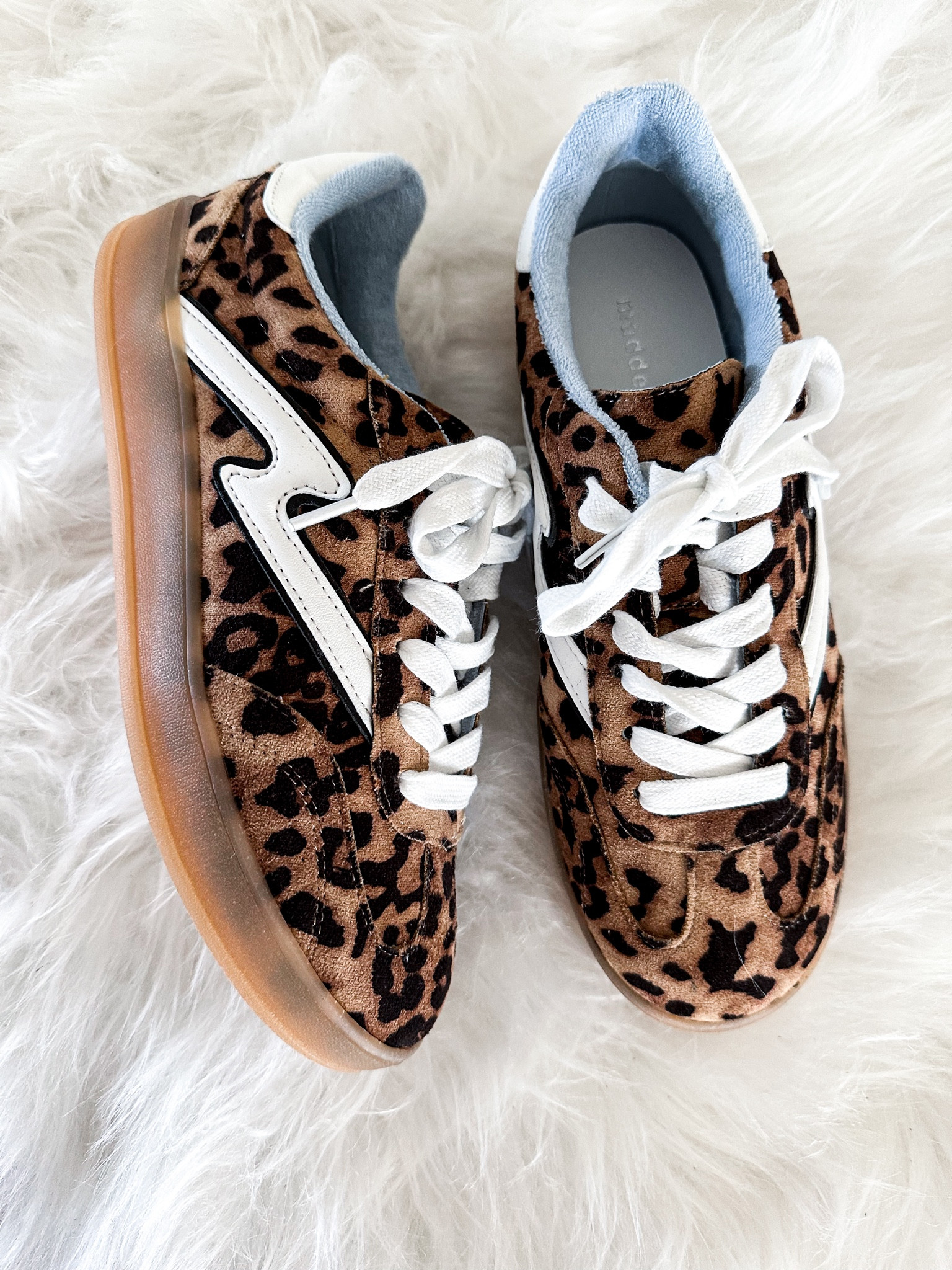 Leopard Sneakers! 🐆❤️
Lightweight & cushy!! Adorable print!! 

#LTKShoeCrush #LTKOver40 #LTKFindsUnder50