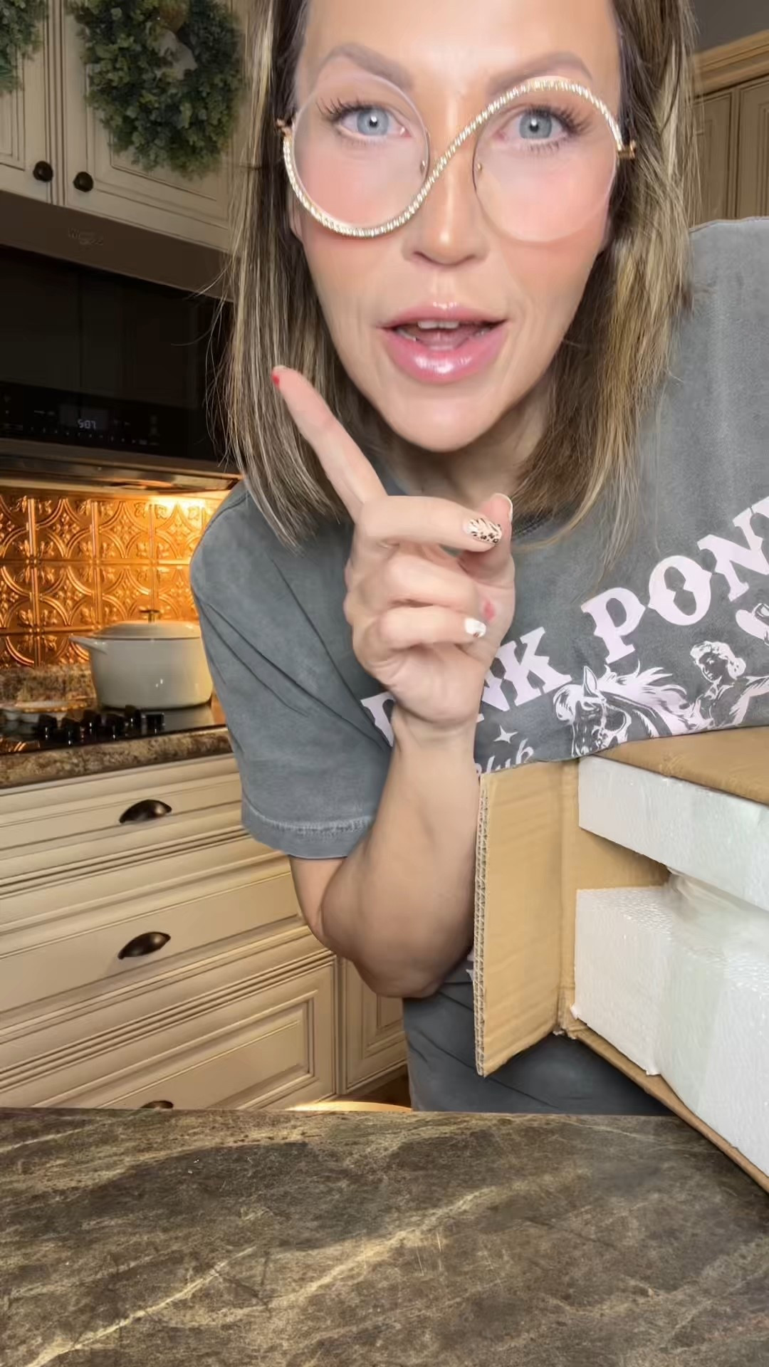 Temp-tations Carved Willow Mega Mugs (Set of 4!) hold 24oz of cozy perfection ☕️ Oven, microwave & dishwasher-safe with lids! #MugTok #FallKitchenFinds

#LTKHome