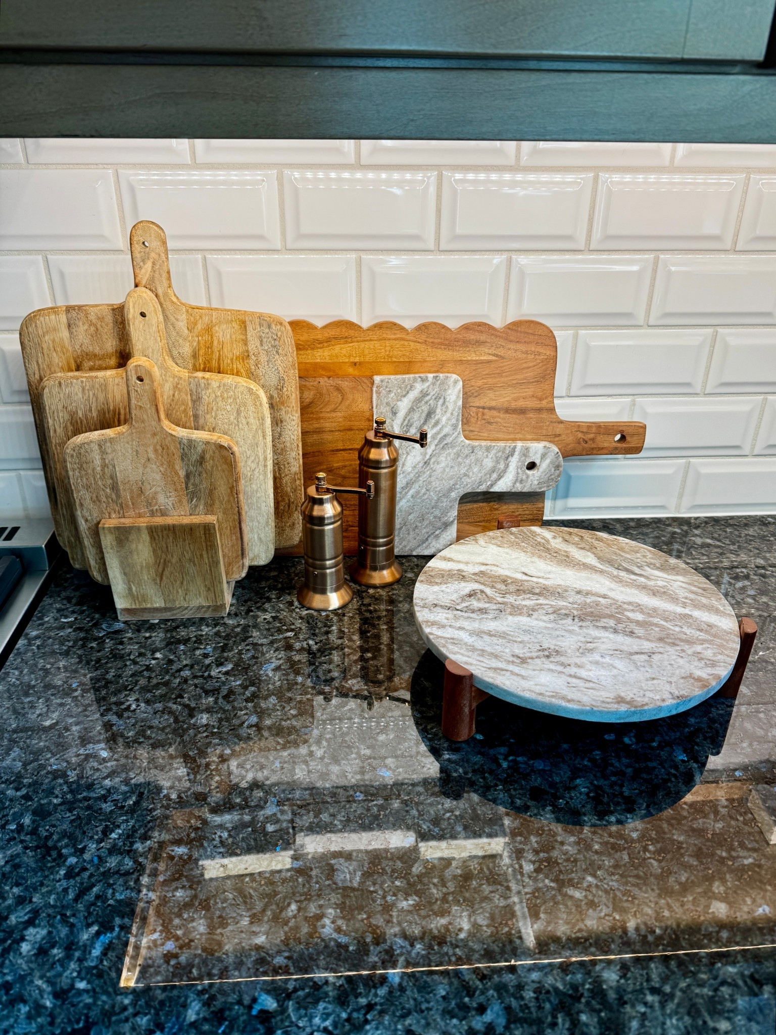 Kitchen Decor 

Recent additions and tagged obsessions. 

#everypiecefits

Cutting boards 
Marble 
Marble decor 
Wooden Decor 
Wooden cutting board
Kitchen and dining 
Dining 
Serving items
Hosting 
Holidays 
Home refresh 


#LTKSeasonal #LTKHome