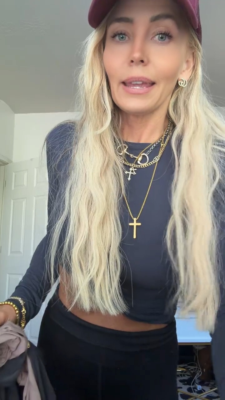 Best AMAZON tops. Such a good look a kime to the Kim K one. 