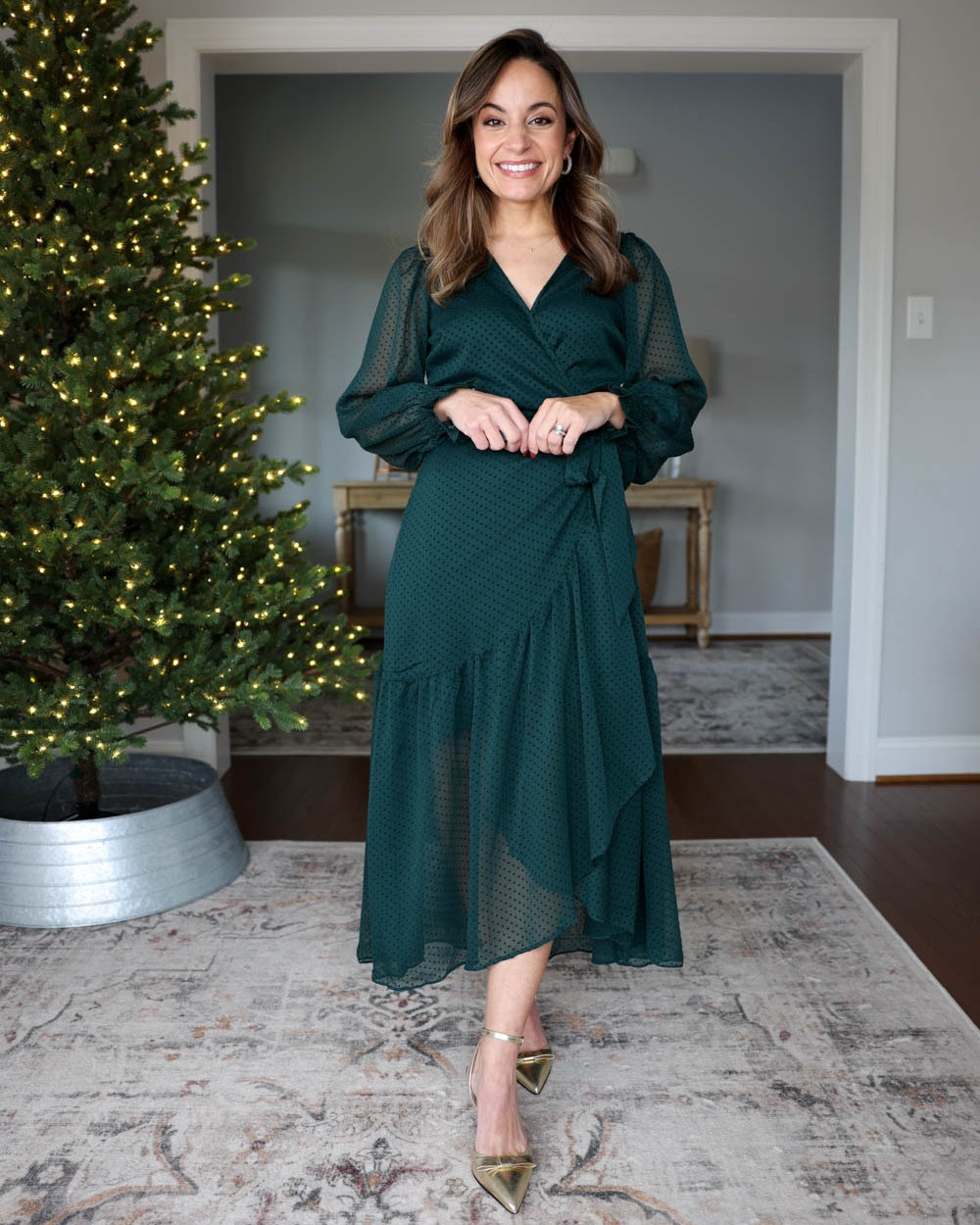 Midi-length holiday dresses for petites!

Outfit 1:
Green dress (Kohl’s): petite xs
Linking similar shoes

Outfit 2:
Black dress (Walmart): xs
Heels: tts

Outfit 3:
Red dress (Ann Taylor): petite 00 - true to size, no stretch
Coat (J.Crew): petite 00 - true to size, unlined.
Shoes: tts

My measurements for reference: I’m 4’10” and 105lbs. My bust, waist, and hip measurement is 32”, 24”, and 36”.

#LTKHoliday #LTKPetite #LTKSeasonal