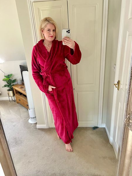 Hi everyone! I think I’ve found my Christmas Day dressing gown. It’s really long for us tall ladies & an affordable price too. It’s a beautiful red perfect for the festive season. I just need to find matching pyjamas or loungewear now. 

Winter fashion, U.K. fashion, long tall sally, midsize, size 16.



#LTKstyletip #LTKover40 #LTKHoliday