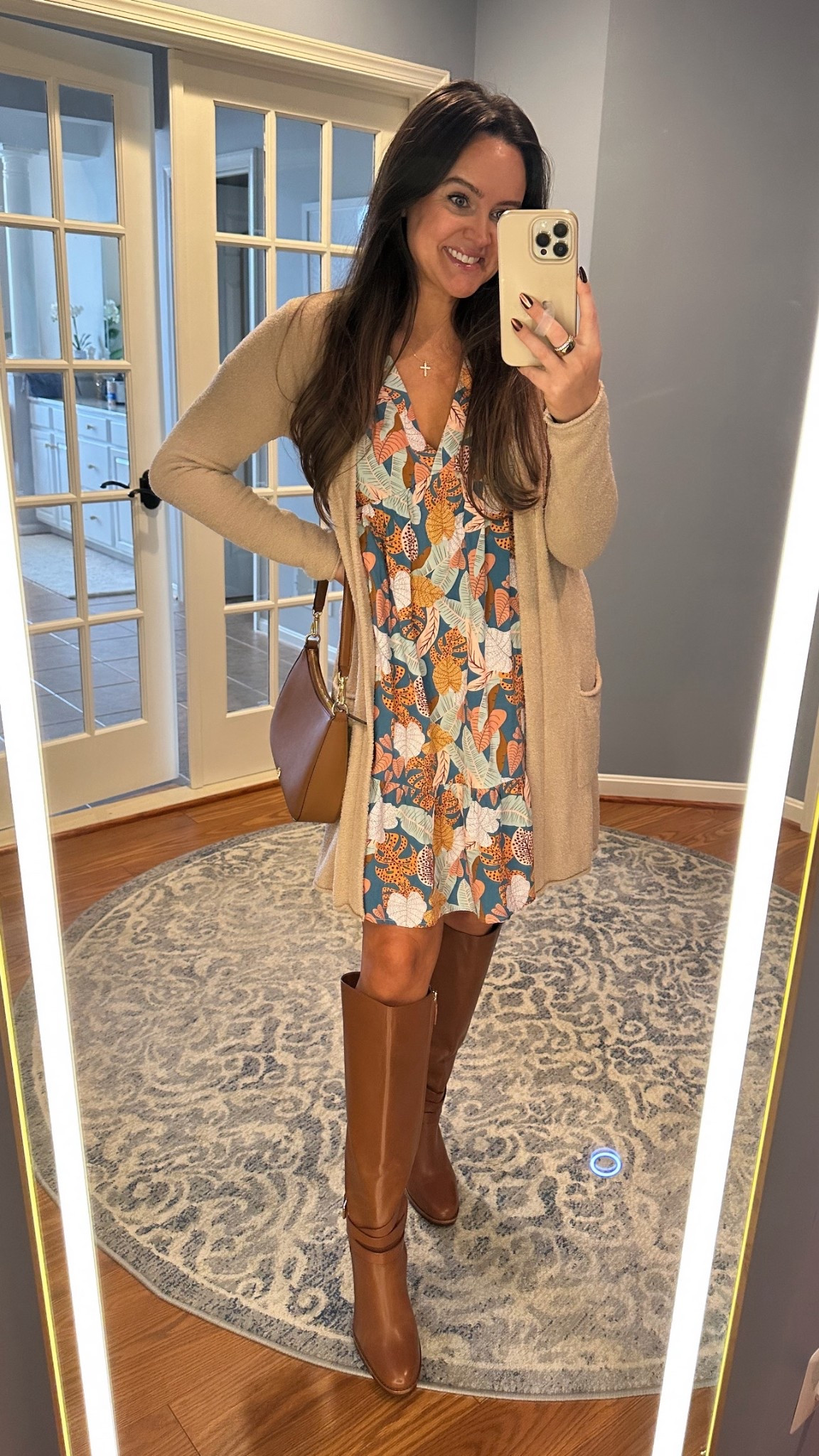 taking this sundress into Fall bc the colors are 10/10!