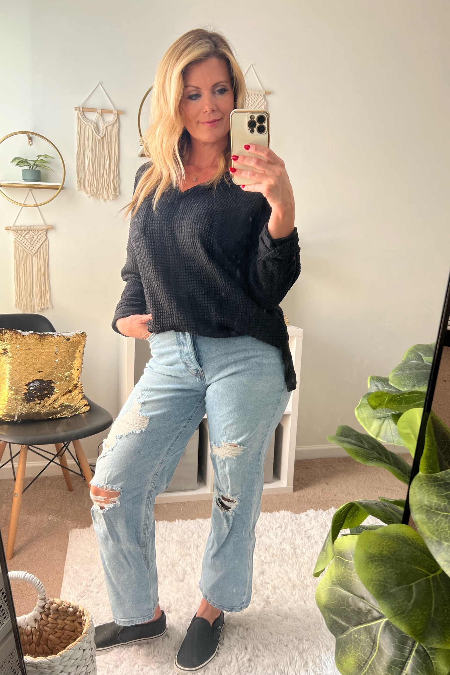 Casual work fit! 

Top-Amazon 
Pants-Target 
Shoes-Vans 



#LTKshoecrush #LTKfit #LTKworkwear