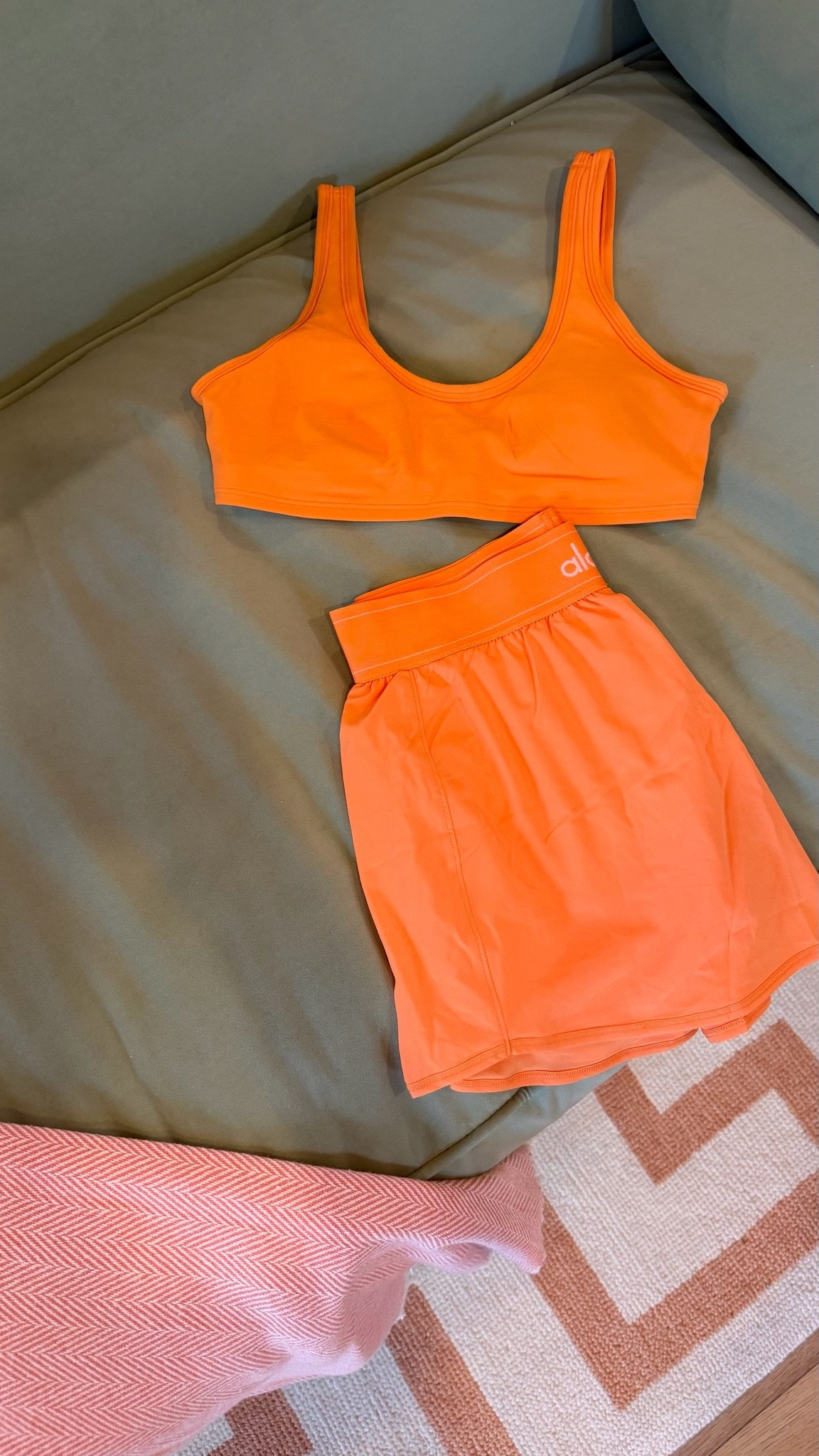 💥🧡💥🧡
@Alo Yoga 

Took Smalls in Both

#LTKfitnessgoals #LTKgrwm #LTKActive