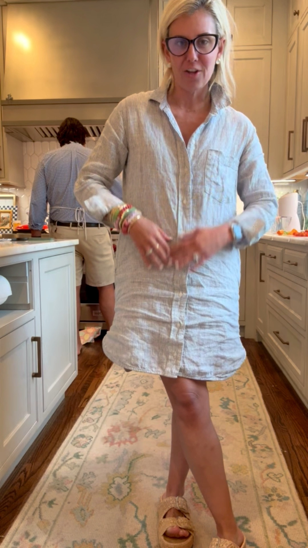 Outfit of the night…..thanks to Quince! The cutest & most comfortable dress! I’m wearing an xs and 8.5 sandal (size 1/2 up) and on sale! Hello Fresh dinner made by chef JimTim! 
*Use code Catherine20 at Allie & Bess 


#LTKHome #LTKmomlife #LTKdayinmylife
