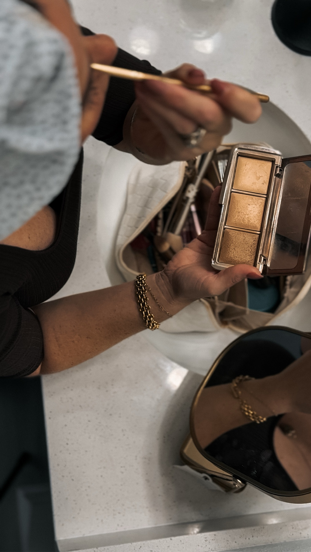 Glow in 5:
Maybelline concealer → DIBS contour & blush → Hourglass bronzer → Lancôme mascara.
Hair: Blake Brown products + Revlon styling + Drybar blow dryer.

#dibsbeauty #hourglasscosmetics #maybelline #lancome #revlonhair #drybar #softglam #beautyroutine


#LTKStyleTip #LTKWedding #LTKBeauty