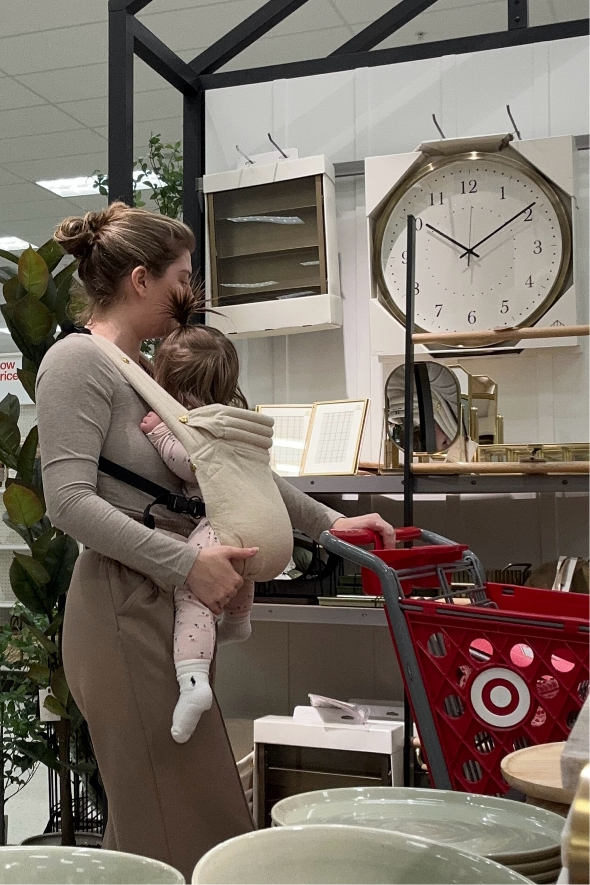 If you struggle keeping your outfit in place with littles, this is IT! 👏🏼🐻

#LTKActive #LTKSaleAlert #LTKFindsUnder50