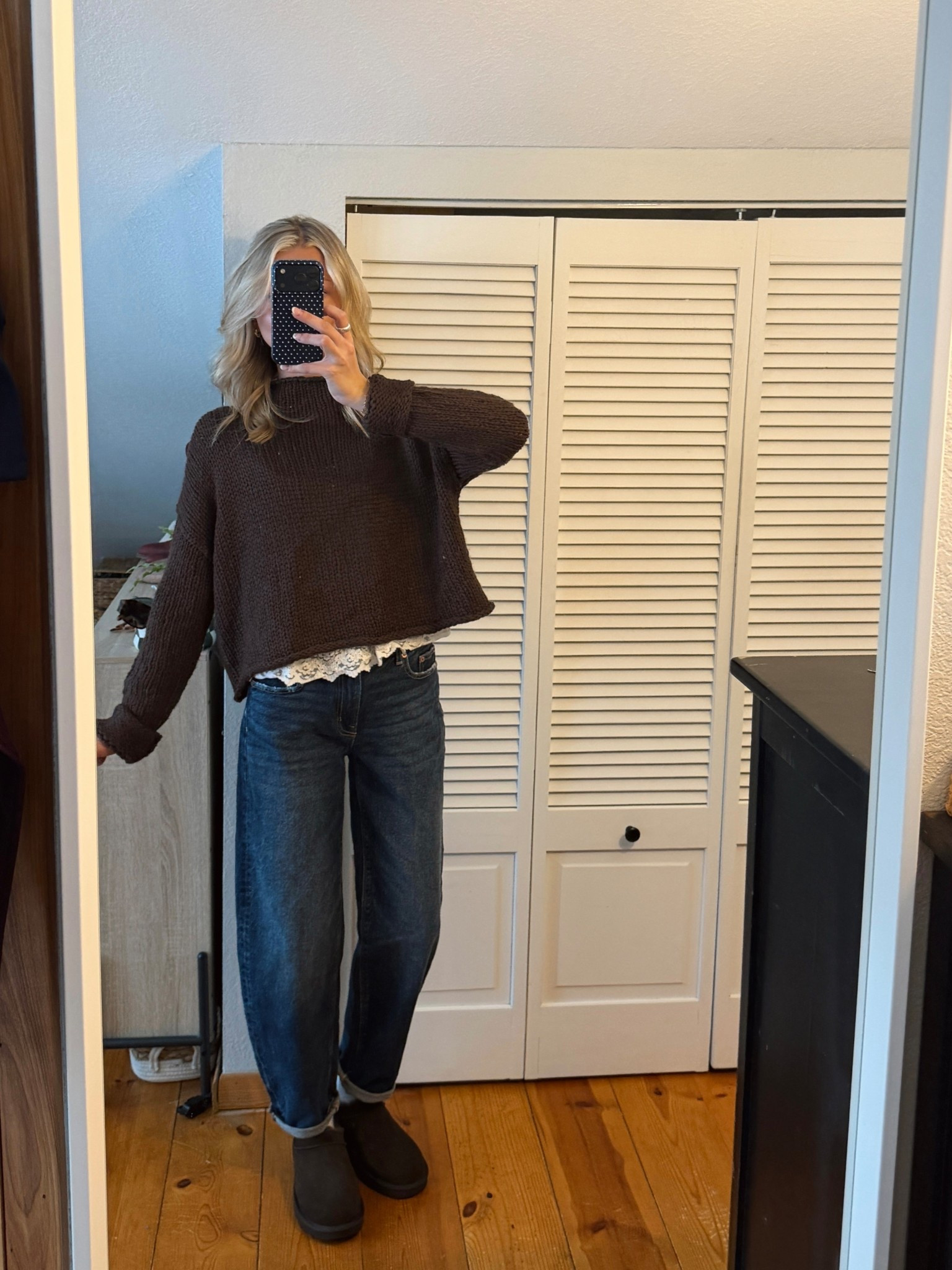 Small sweater, xs under tank, 000 jeans

#LTKFindsUnder100 #LTKootd #LTKFindsUnder50