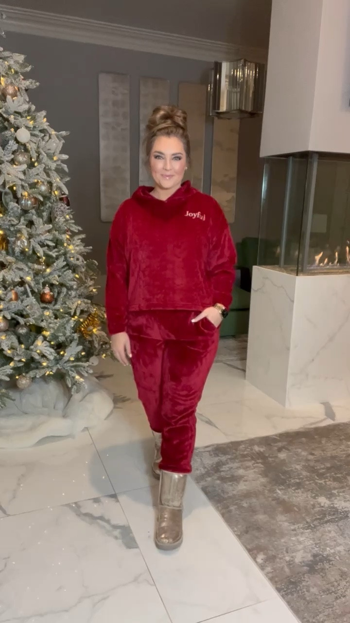 Walmart holiday pajamas and cozy robes! 

#LTKGiftGuide #LTKHoliday #LTKSeasonal