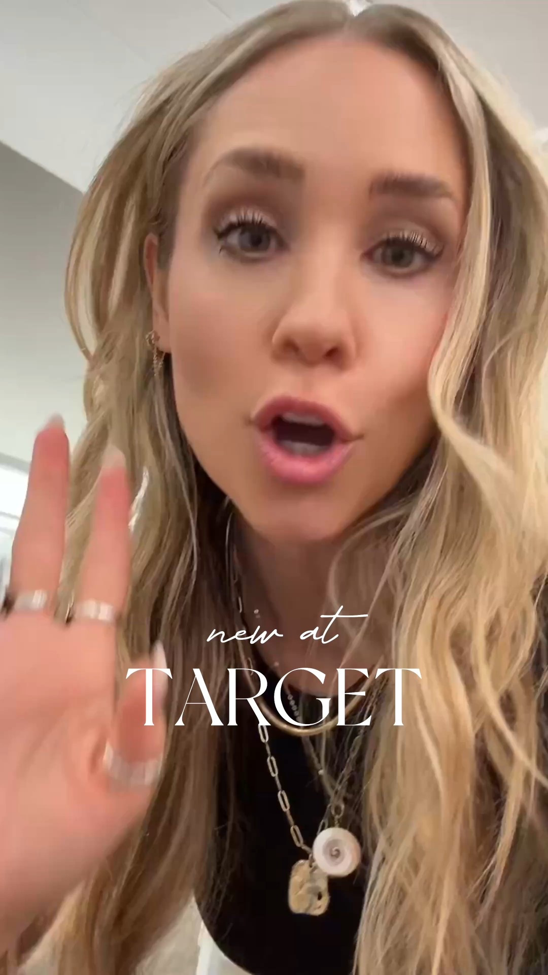 The perfect easy/breezy summer dress! Looks like the $128 L*Space one but for much less!!!

Size: small / tts / 5’5” / 120lbs 