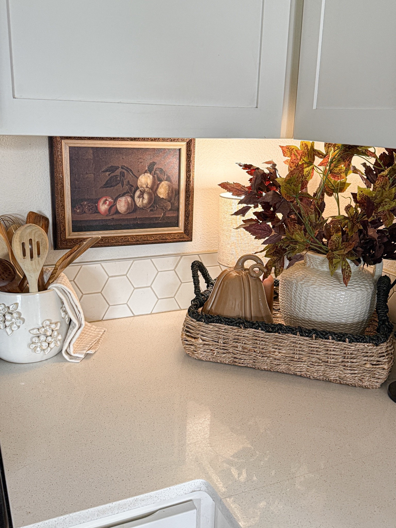 Fall kitchen corner 🍂🤎🫶🏼.. 

#fall #falldecor

#LTKSeasonal