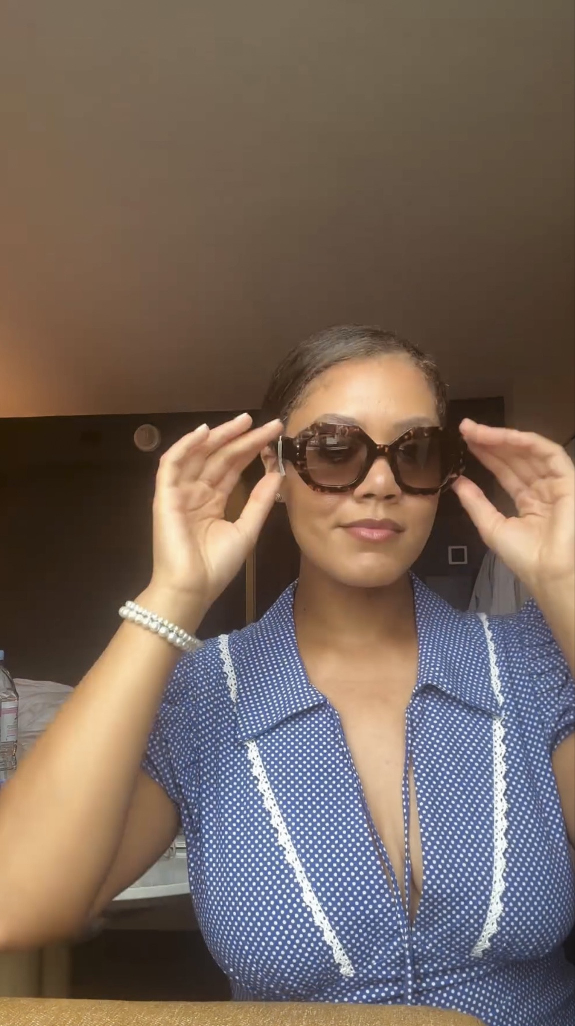 Tortoise shell sunglasses. Chic eyewear, chic sunglasses, elegant summer accessories, designer sunglasses, 

#LTKstyletip