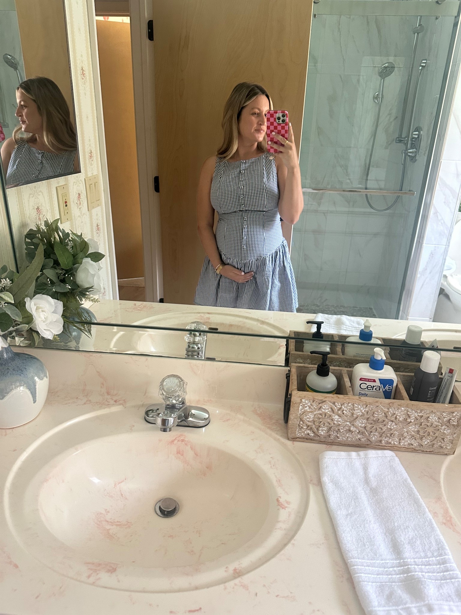 Non maternity dress, sized up 1 size to a medium 

#LTKStyleTip #LTKPetite #LTKBump