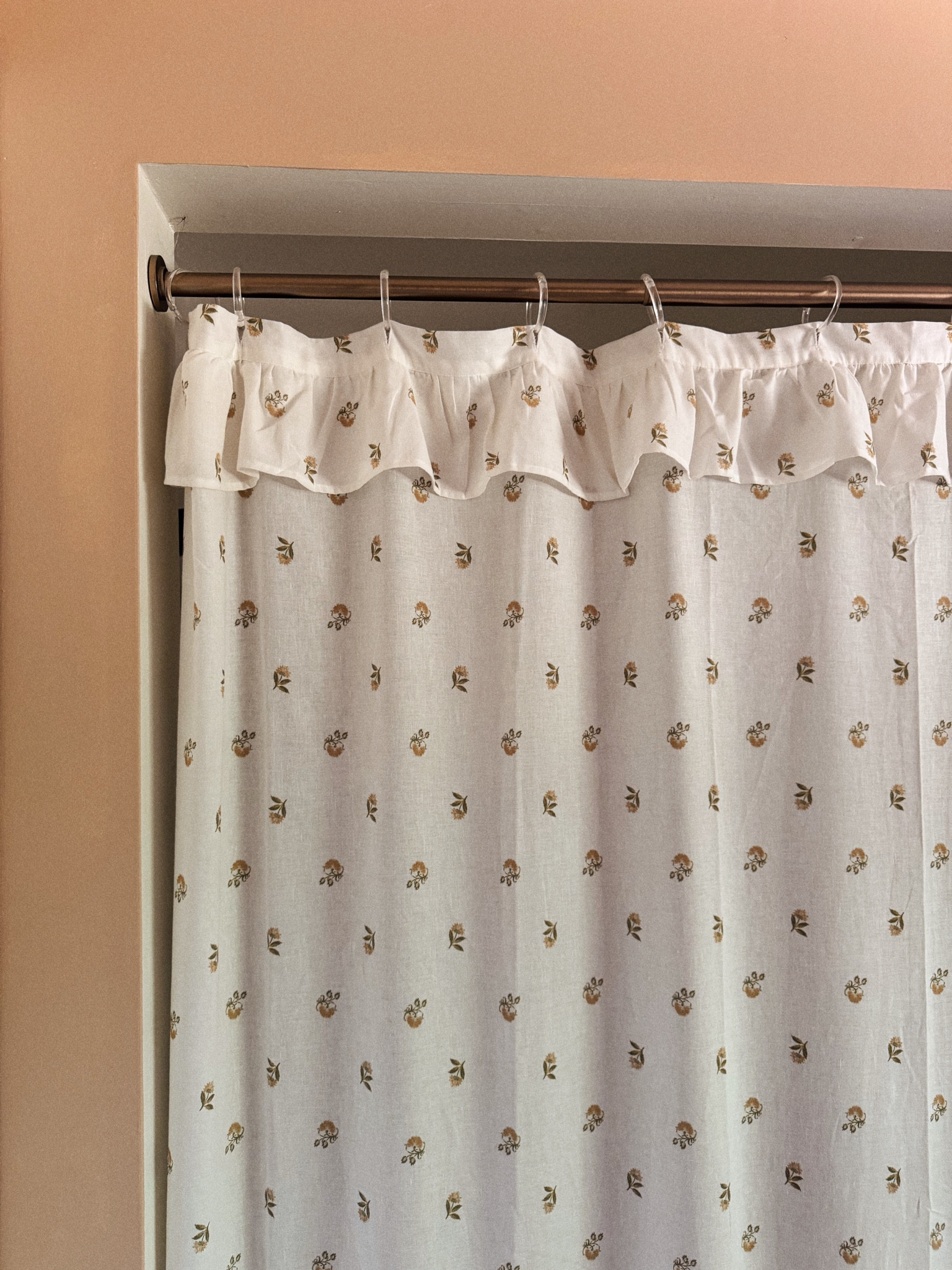 cutest floral curtain!! 
