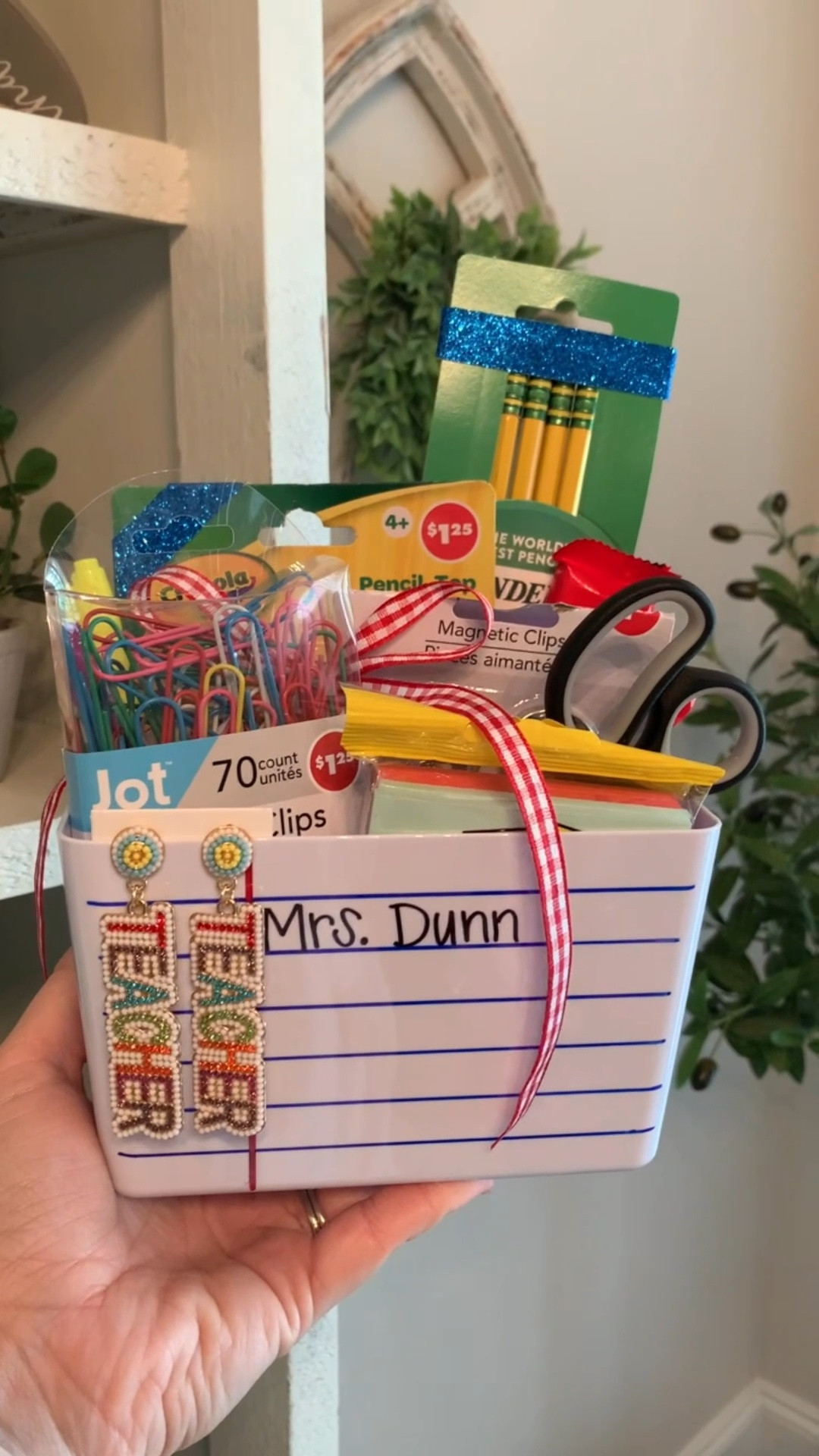 Cutest DIY Teacher Supply Caddy! 🍎✏️🖍️

SAVE this simple and adorable DIY Gift Idea for your favorite Teacher! I grabbed this white utensil caddy from @dollartree & turned it into a custom “paper” supply caddy. You’ll need blue, red & black @sharpie to create this look on the front of the caddy. 

Next, stuff the caddy with fun school supplies. So simple, so cute, so thoughtful. Any teacher would love this gift! 

If you’re “extra” like me, add a pair of fun teacher earrings too! Earrings linked on my LTK 

FOLLOW for more simple ideas! 

🍎✏️🖍️

#momlife #teacher #giftsforteachers #teacherappreciationweek #teachergiftideas #schoolsupplies #teachersupplies #giftideas #diy #simplediy #dollartreefinds #budgetfriendlydiy #craft #teachercrafts #teachersppreciation #momsofinstagram #momsover30 #schooldays

#LTKFindsUnder50 #LTKFamily