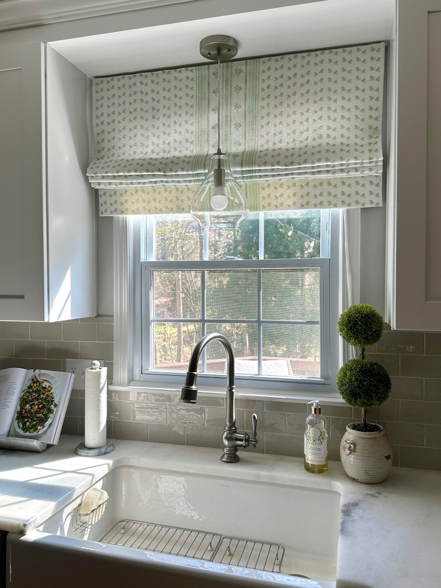 Spring kitchen 
Kitchen roman shade
Kitchen must-haves