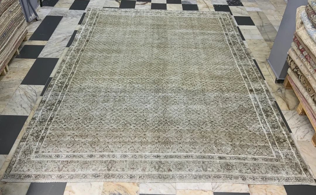 8’8”x12’ft. Vintage persian rug. Distressed rug. Pale colors rug. Soft colors rug. Room siz... | Etsy (US)